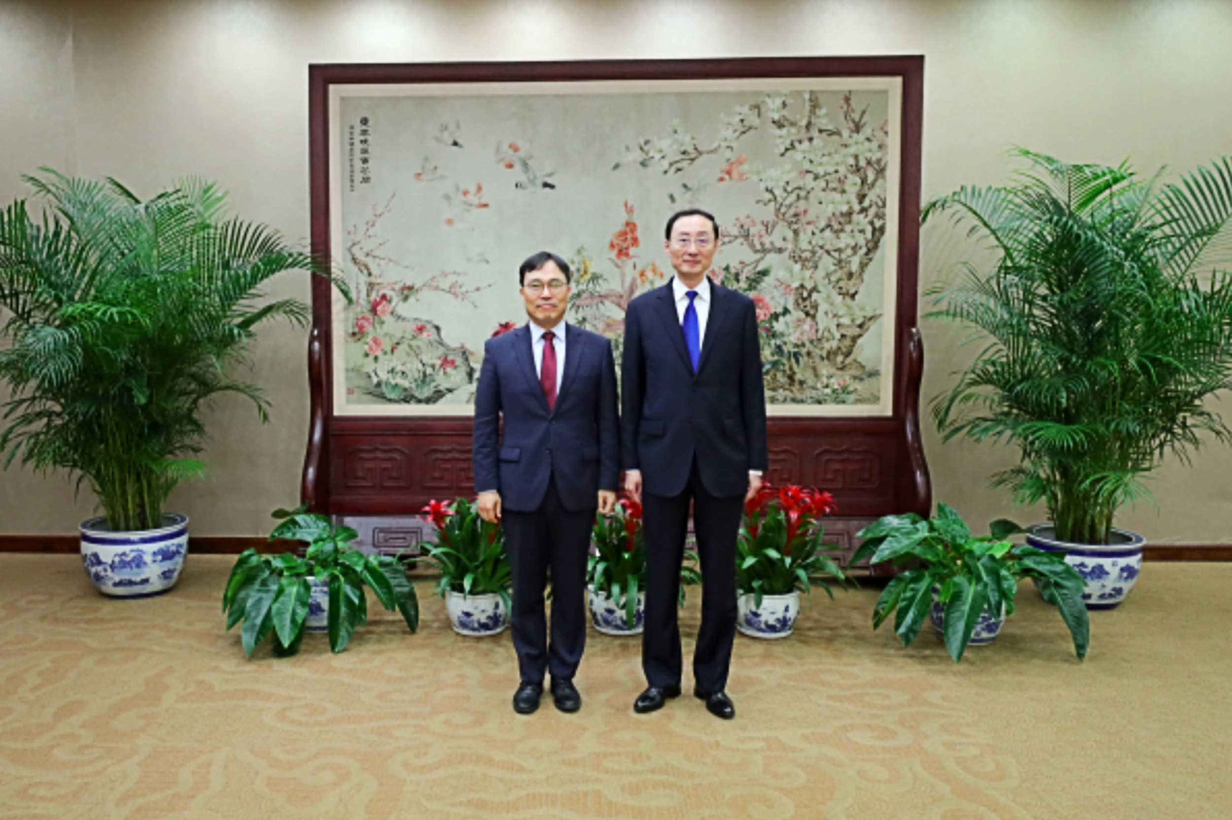 China’s foreign vice-minister Sun Weidong (right) held a “constructive” discussion with South Korean counterpart Choi Young-sam in Beijing, with both agreeing to step up diplomatic and political communication. Photo: Chinese Ministry of Foreign Affairs