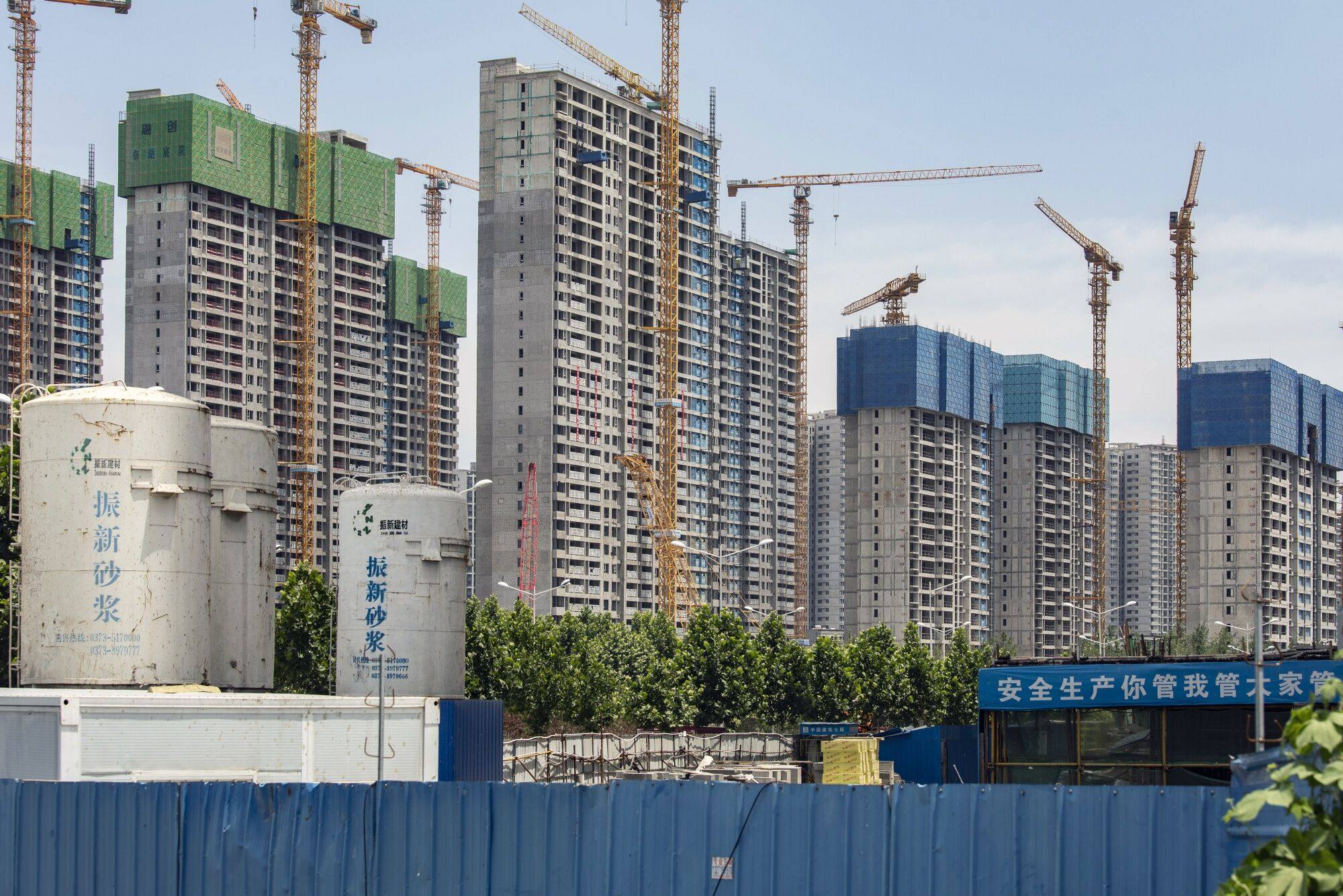 Residential buildings under construction in Zhengzhou, Henan province, China. Photo: Bloomberg