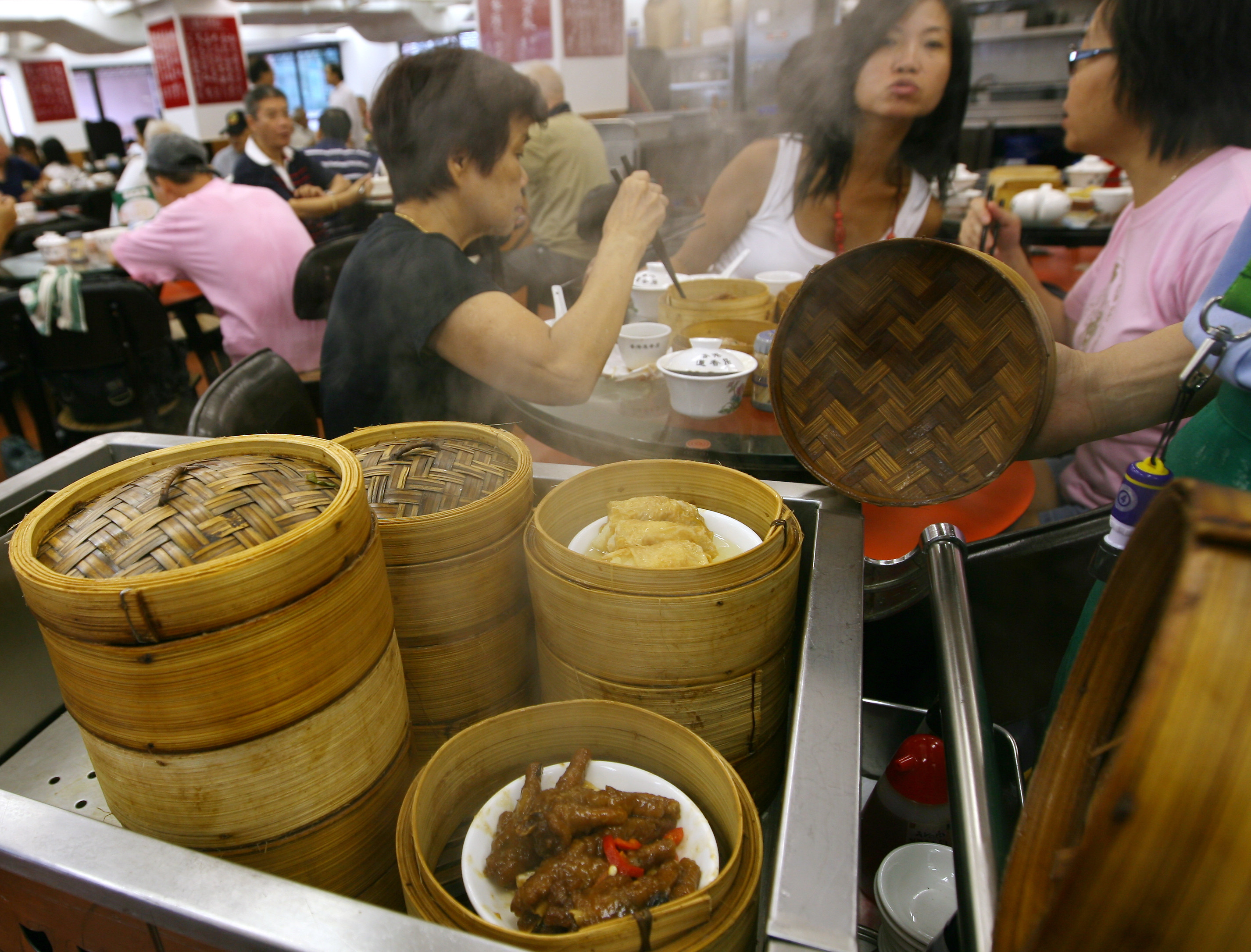 For an authentic Hong Kong dining experience with “aunties pushing carts full of steaming delicious dim sum”, Selene Xie recommends Lin Heung Kui. Photo: SCMP