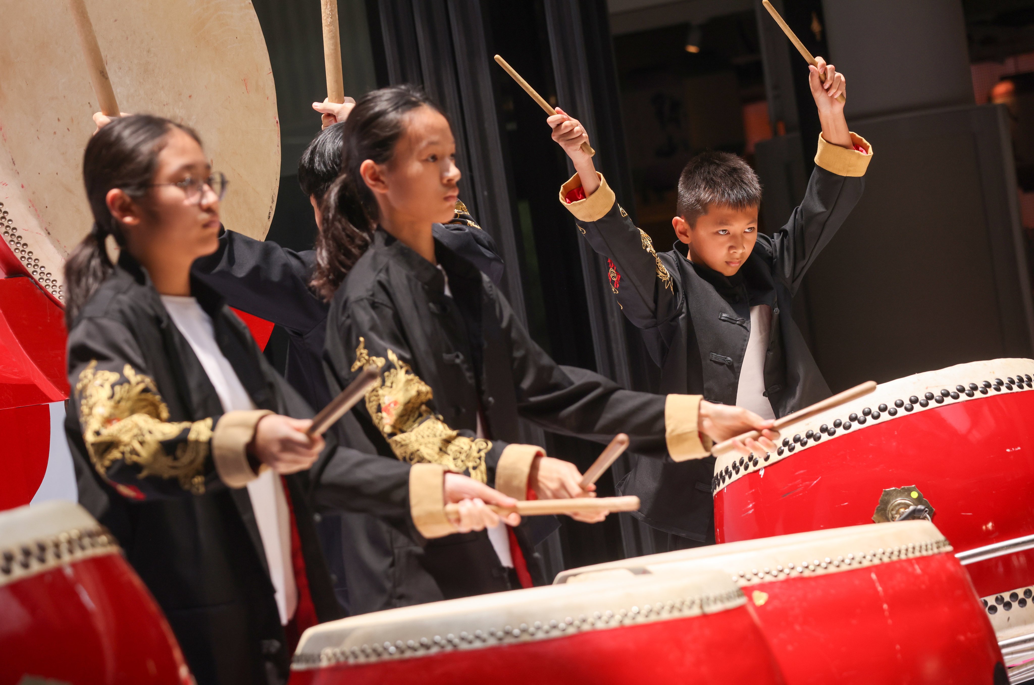 L'orchestra cinese ha fondato il festival dei tamburiL'orchestra cinese ha fondato il festival dei tamburi  