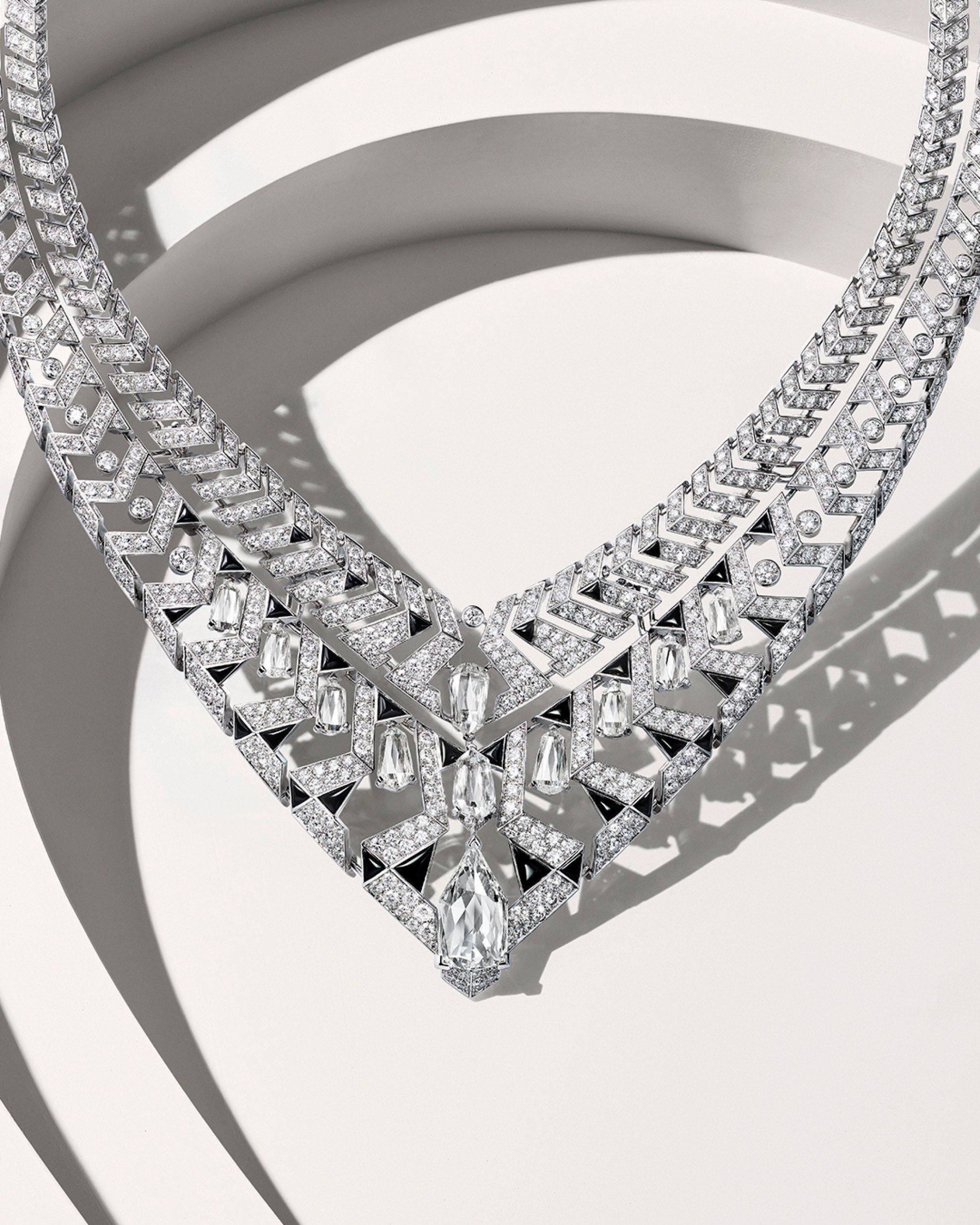 LOUIS VUITTON UNVEILS ITS NEWEST HIGH JEWELRY COLLECTION “DEEP