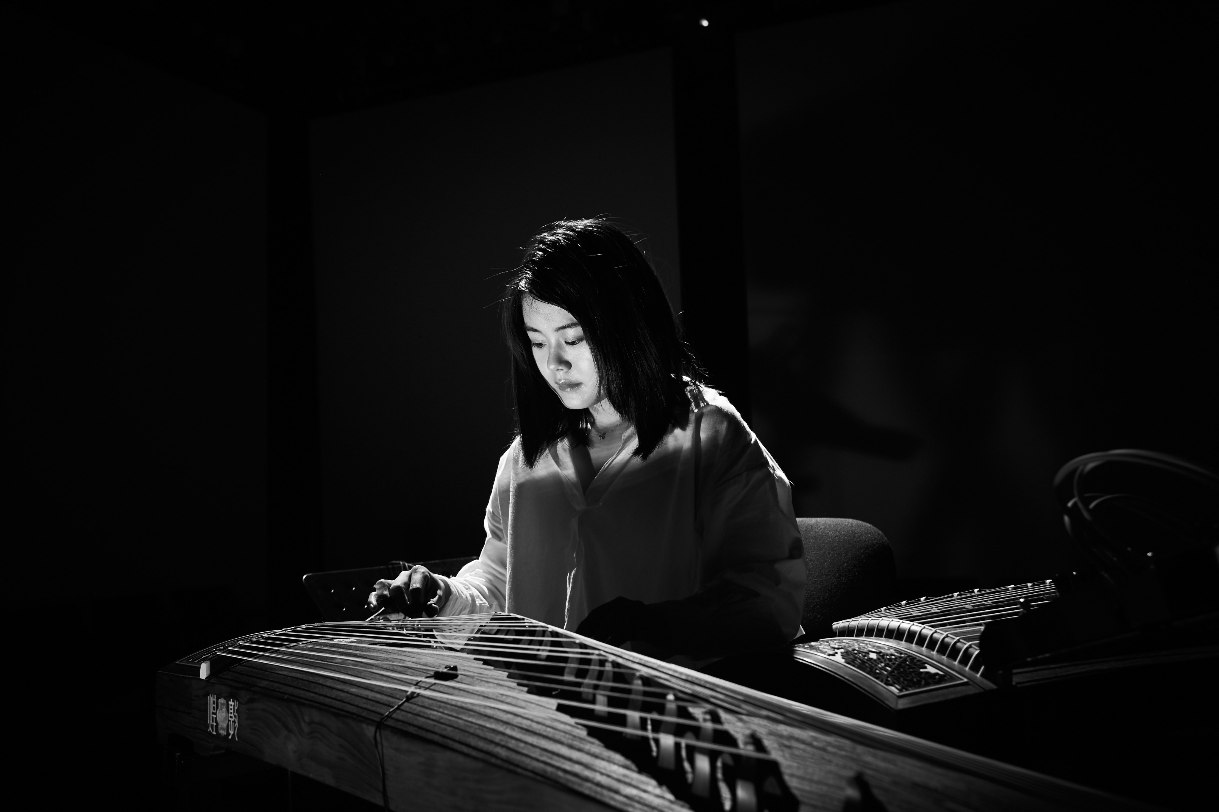 Yu Miao playing the guzheng, a 21-string instrument that has been played in China since the Qin dynasty. Photo: Yu Miao
