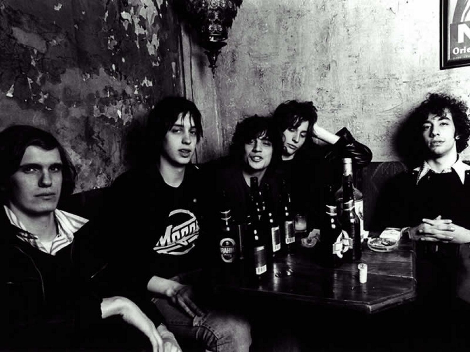 The strokes. Группа the strokes. группа the strokes 2001. группа strokes участники. the strokes фото.