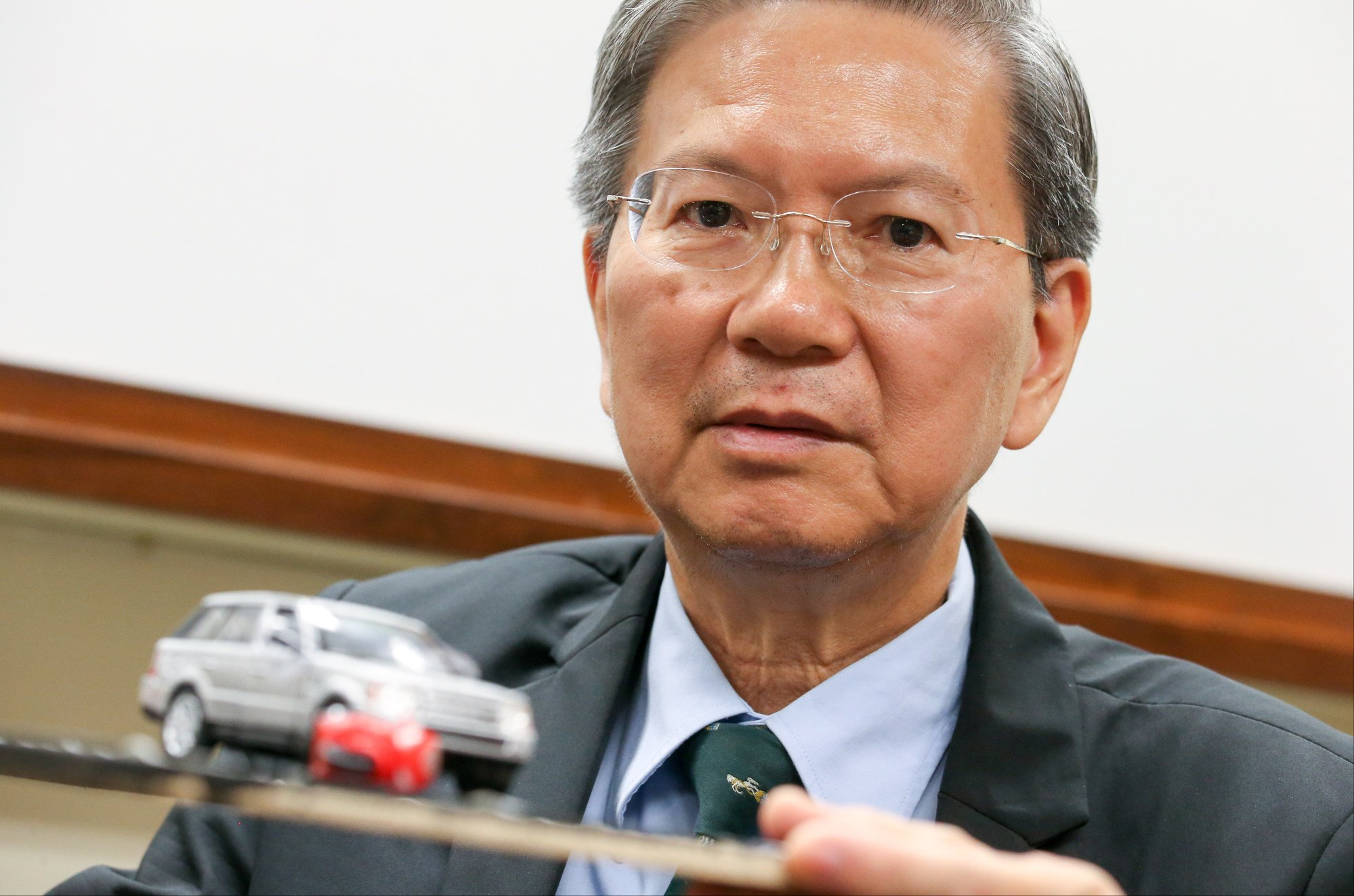 Hong Kong worker loses part of right forearm during routine escalator