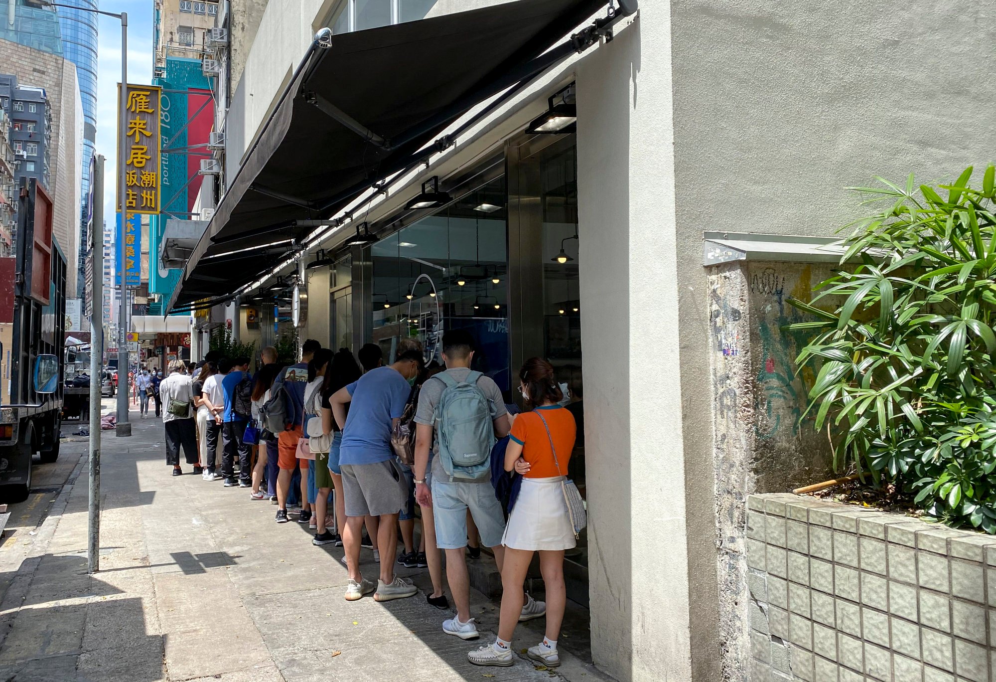 Customers throng a Hong Kong shop in 2020 known for its support of the protest movement. Photo: Karen Zhang