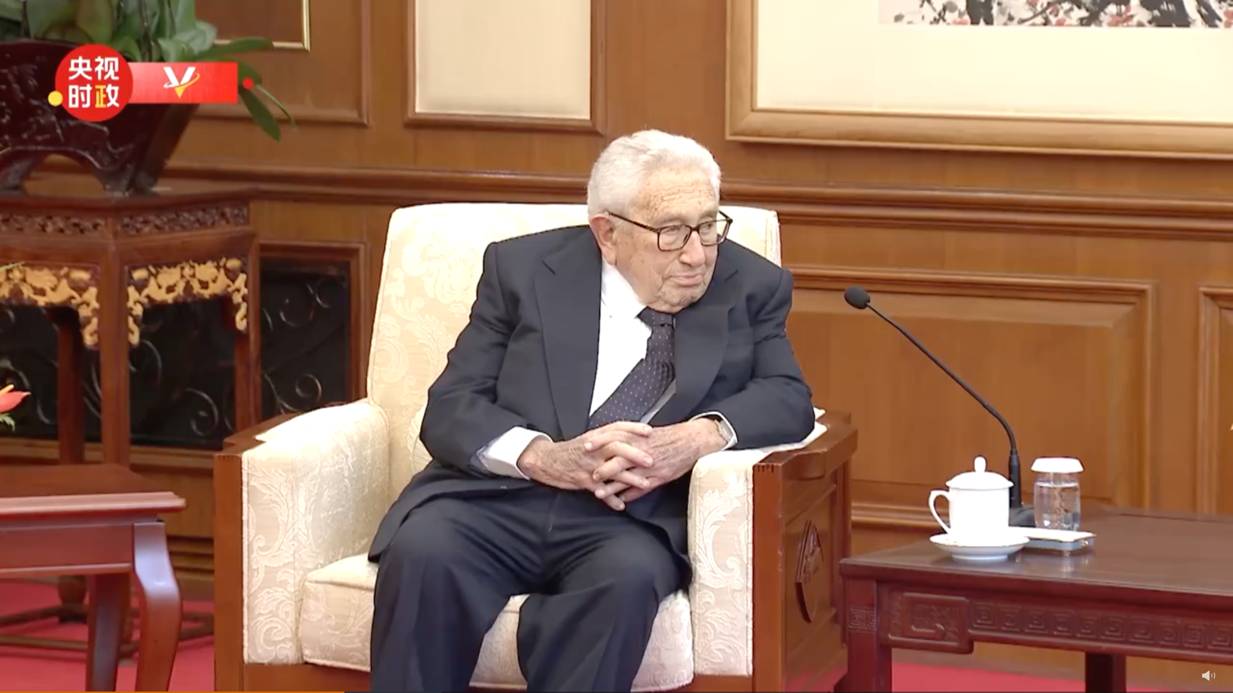 Former US secretary of state Henry Kissinger during his meeting with Chinese President Xi Jinping in Beijing. Photo: Weibo
