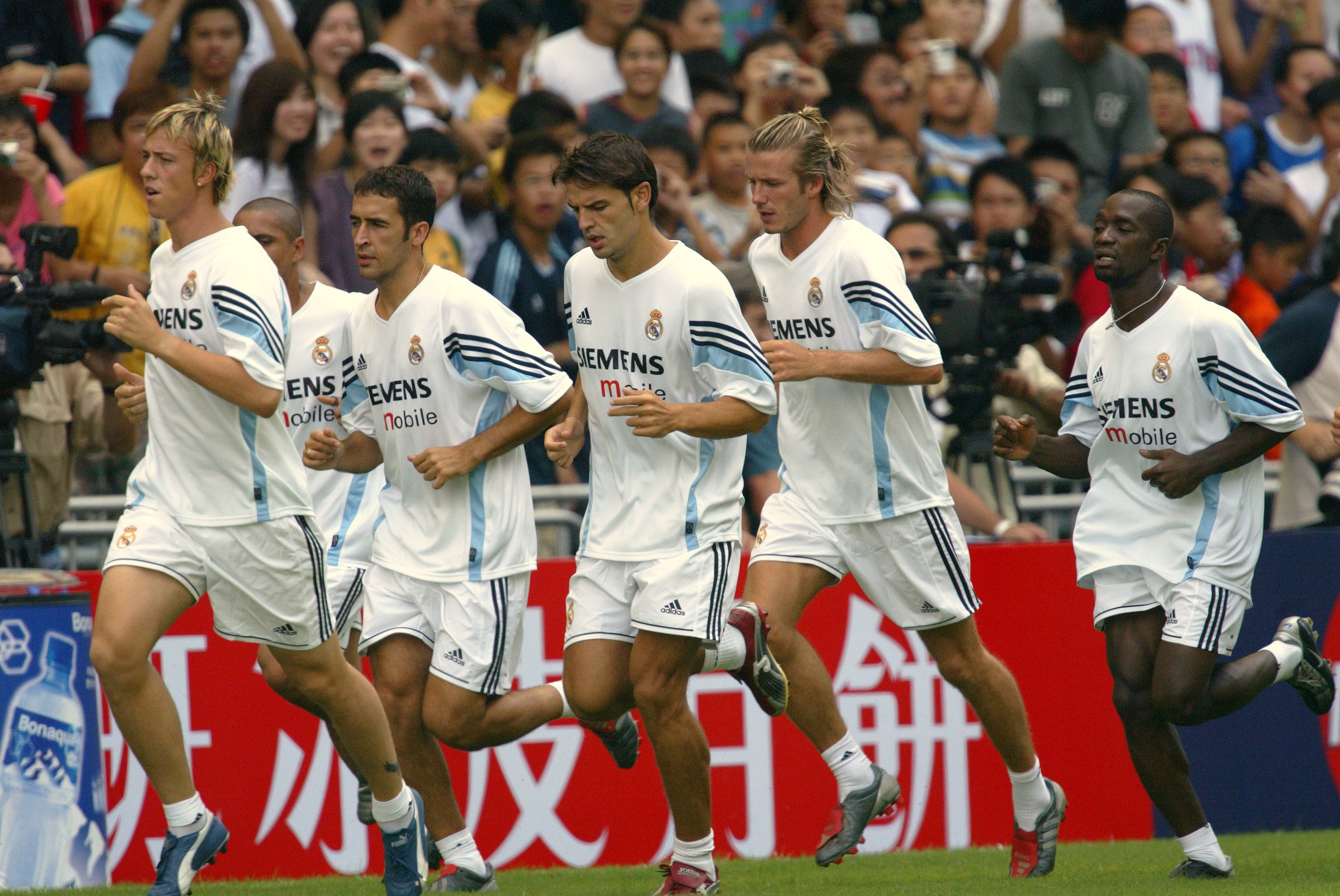 Fernando Morientes, flanked by David Beckham (right) and Raul, with Real Madrid in Hong Kong in 2003. Photo: SCMP