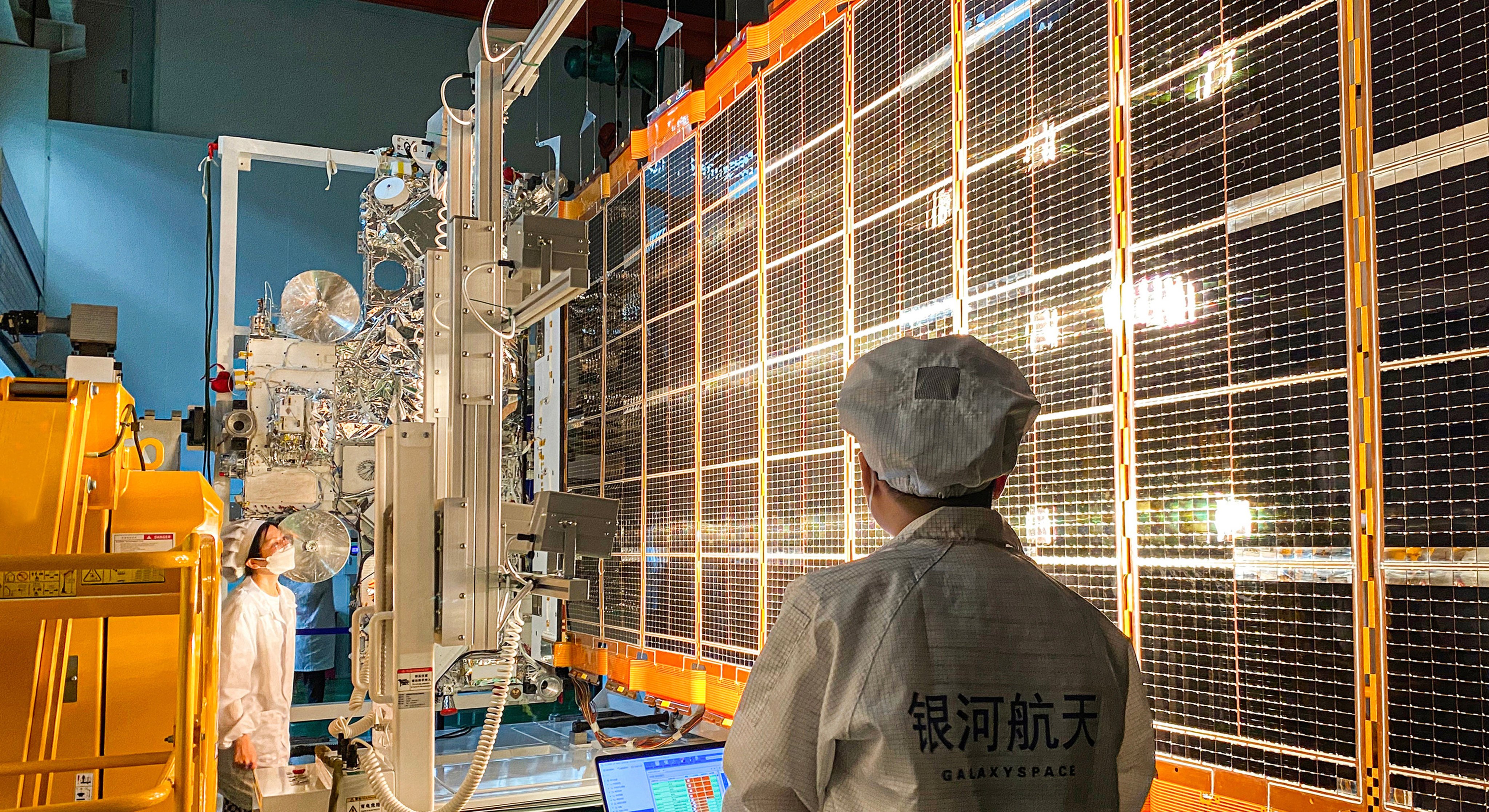The ultra-thin, flexible solar wing unfolds to about 9 metres: Photo: Weibo