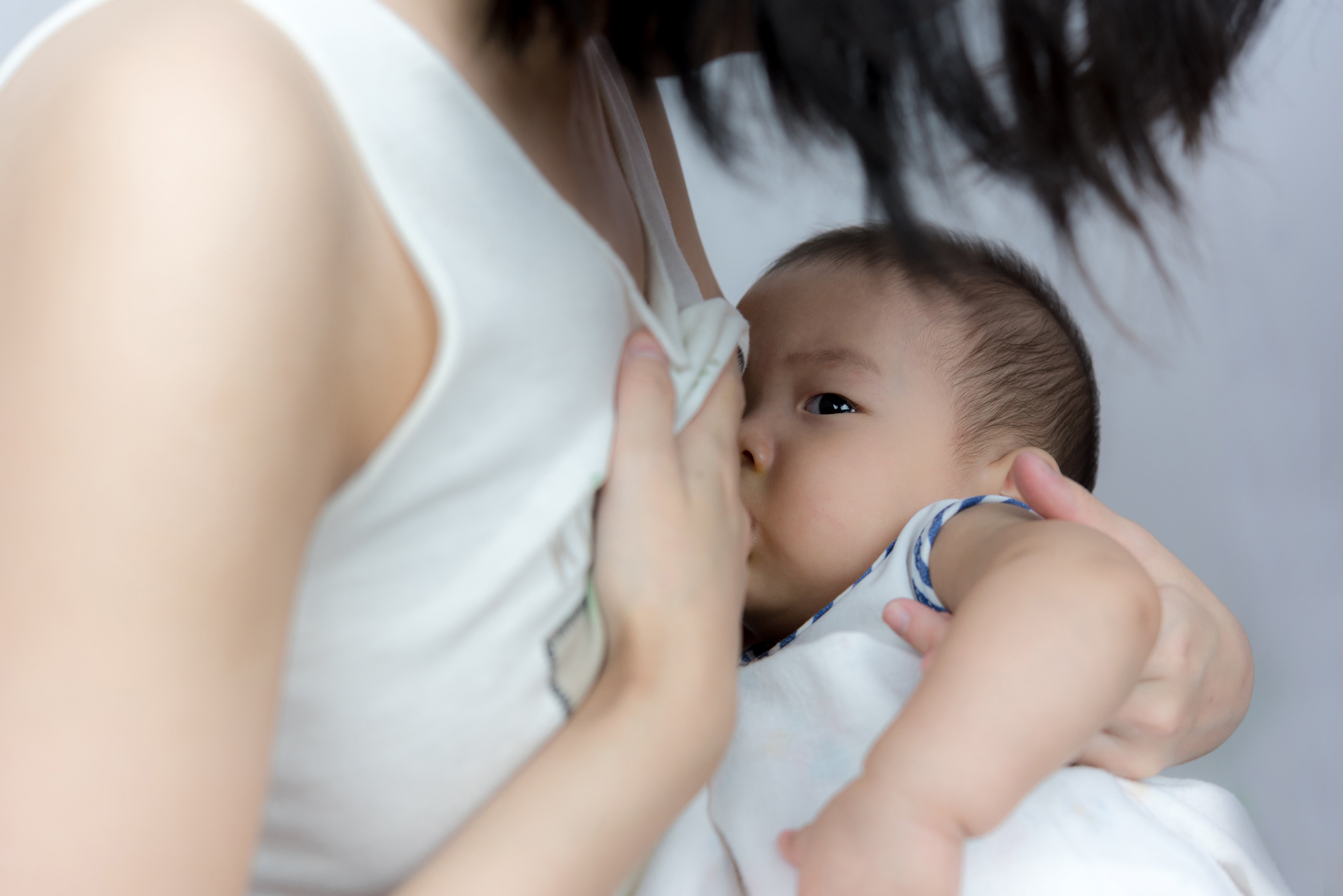 Close to 80 per cent of women in Hong Kong start out breastfeeding but, after a year, less than a quarter still do. Photo: Shutterstock