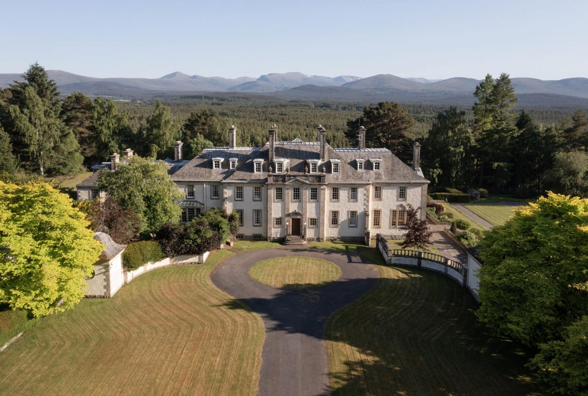 Bob Dylan’s idyllic Scottish mansion is up for sale for US$4 million ...