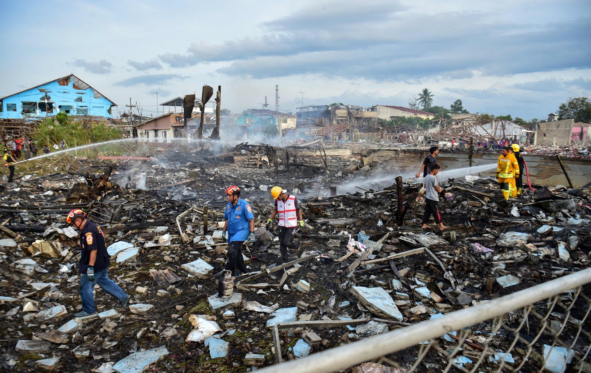 At least 10 dead, more than 100 injured in Thai fireworks warehouse ...