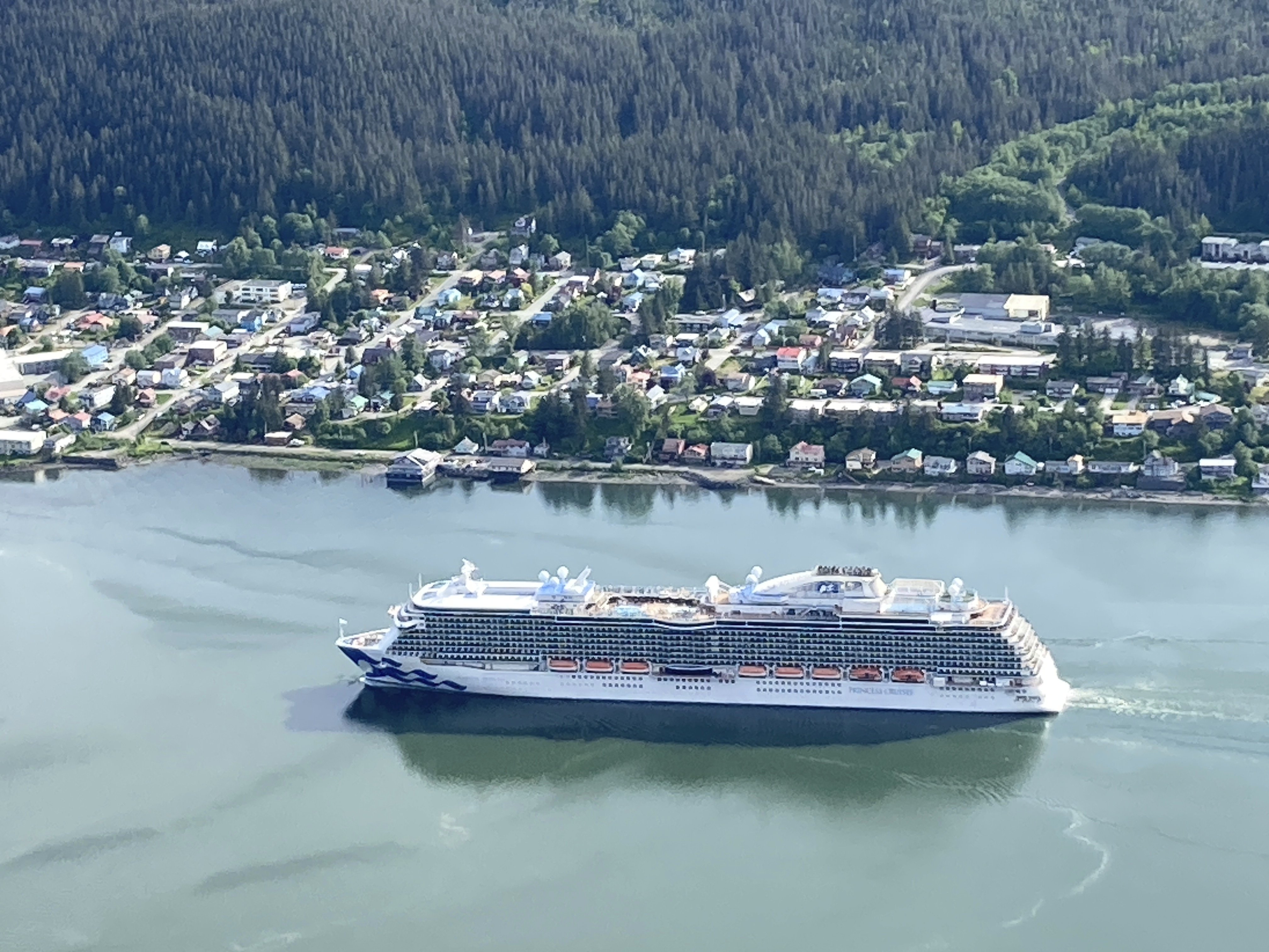 A cruise ship departs from downtown Juneau, in the US state of Alaska, on June 7, 2023. Tourists are flooding to the city as its Mendenhall Glacier continues to recede. Photo: AP