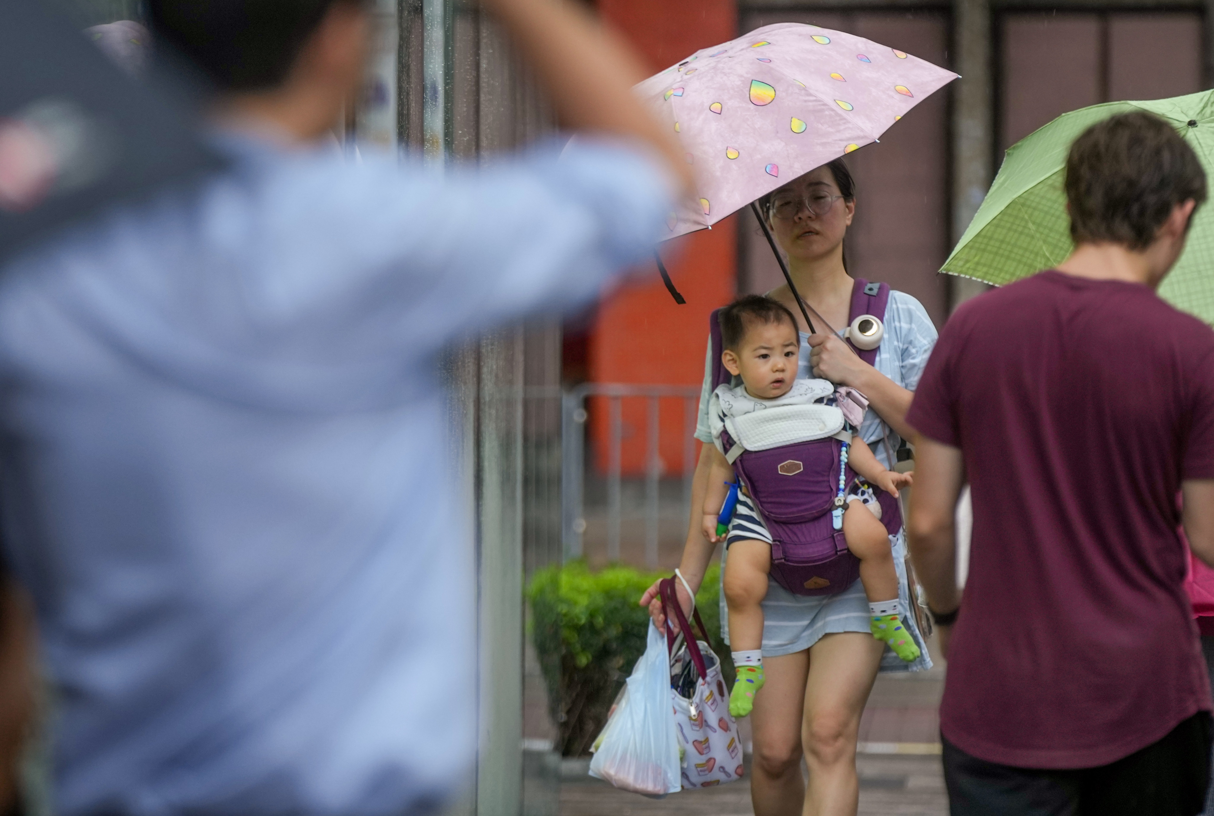 Hong Kong has witnessed a decline in births, with 32,600 recorded in the year to June, down from 35,100 over the preceding 12 months. Photo: Sam Tsang