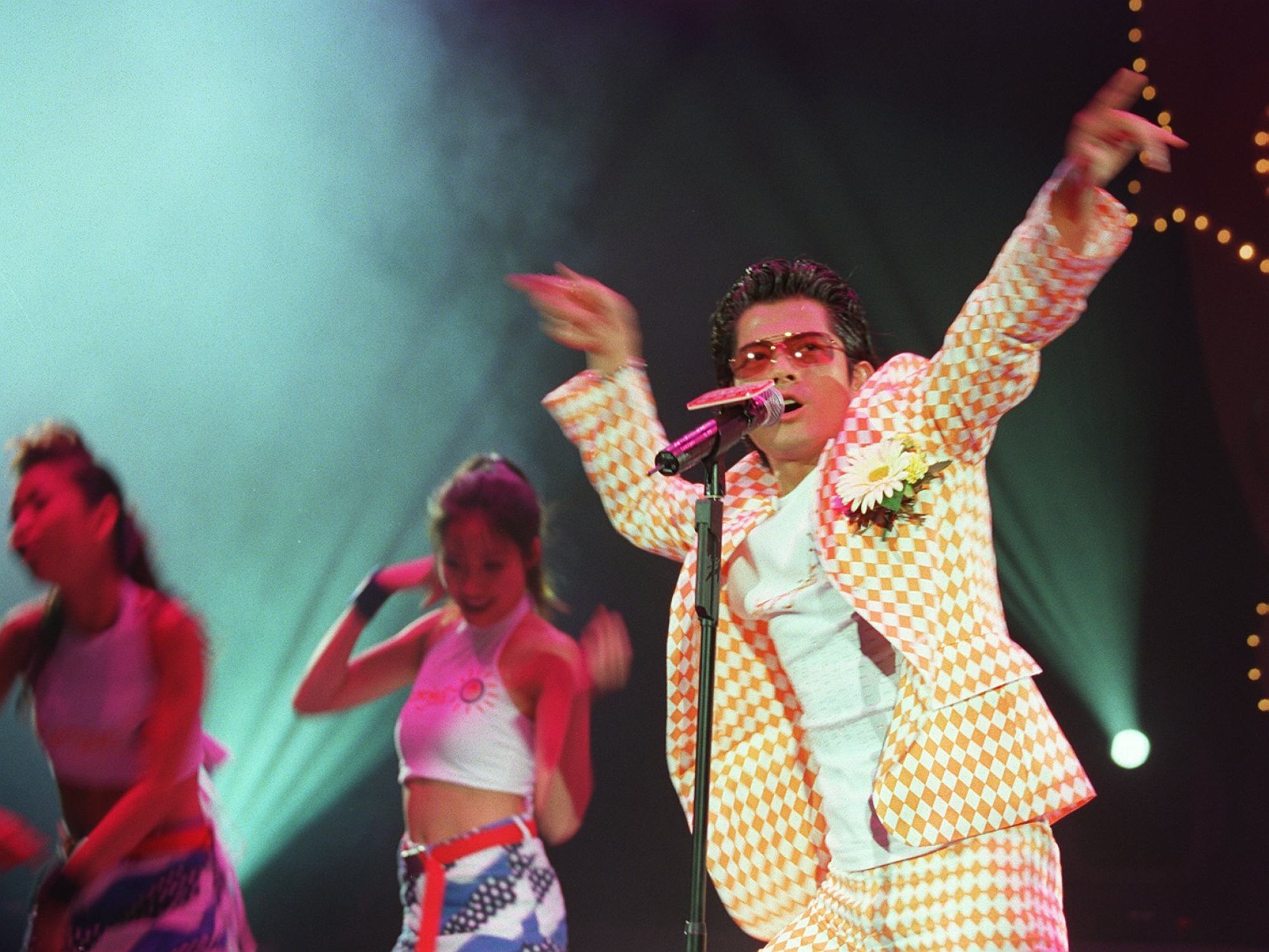 Aaron Kwok, dancer, singer, actor, husband to Moka Fang, and father ...