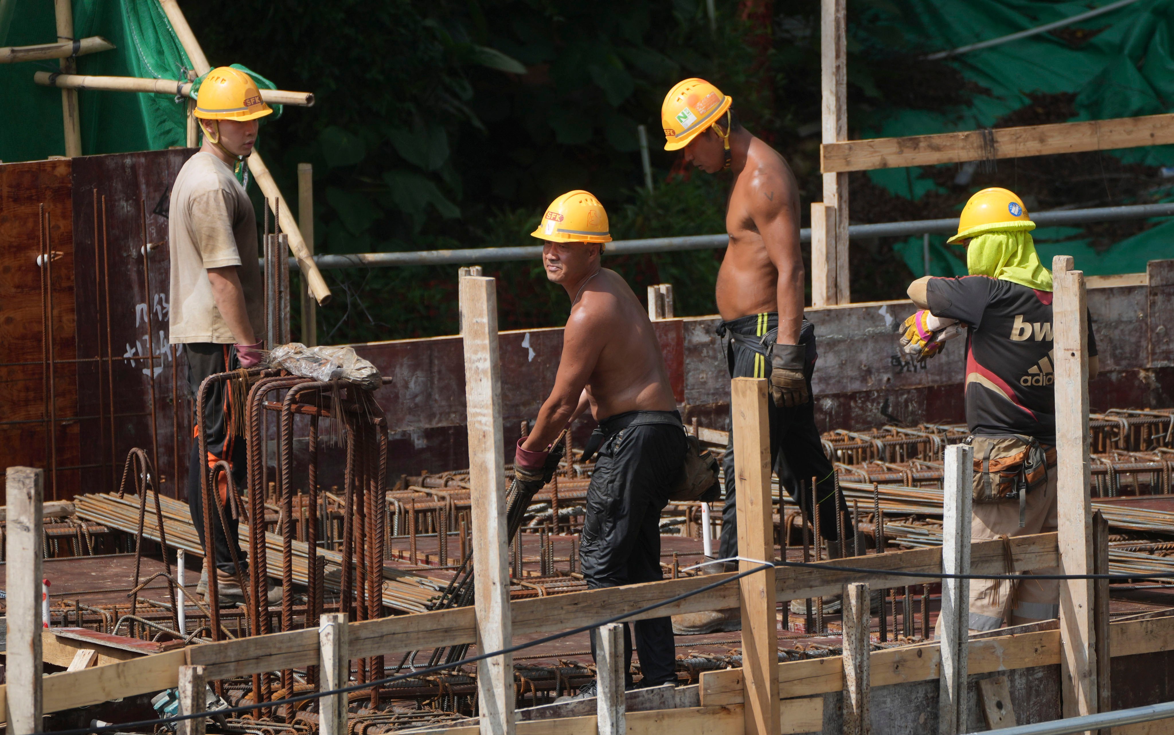 Hong Kong’s construction industry is looking to import almost 4,000 workers under the first round of a government scheme. Photo: Sam Tsang