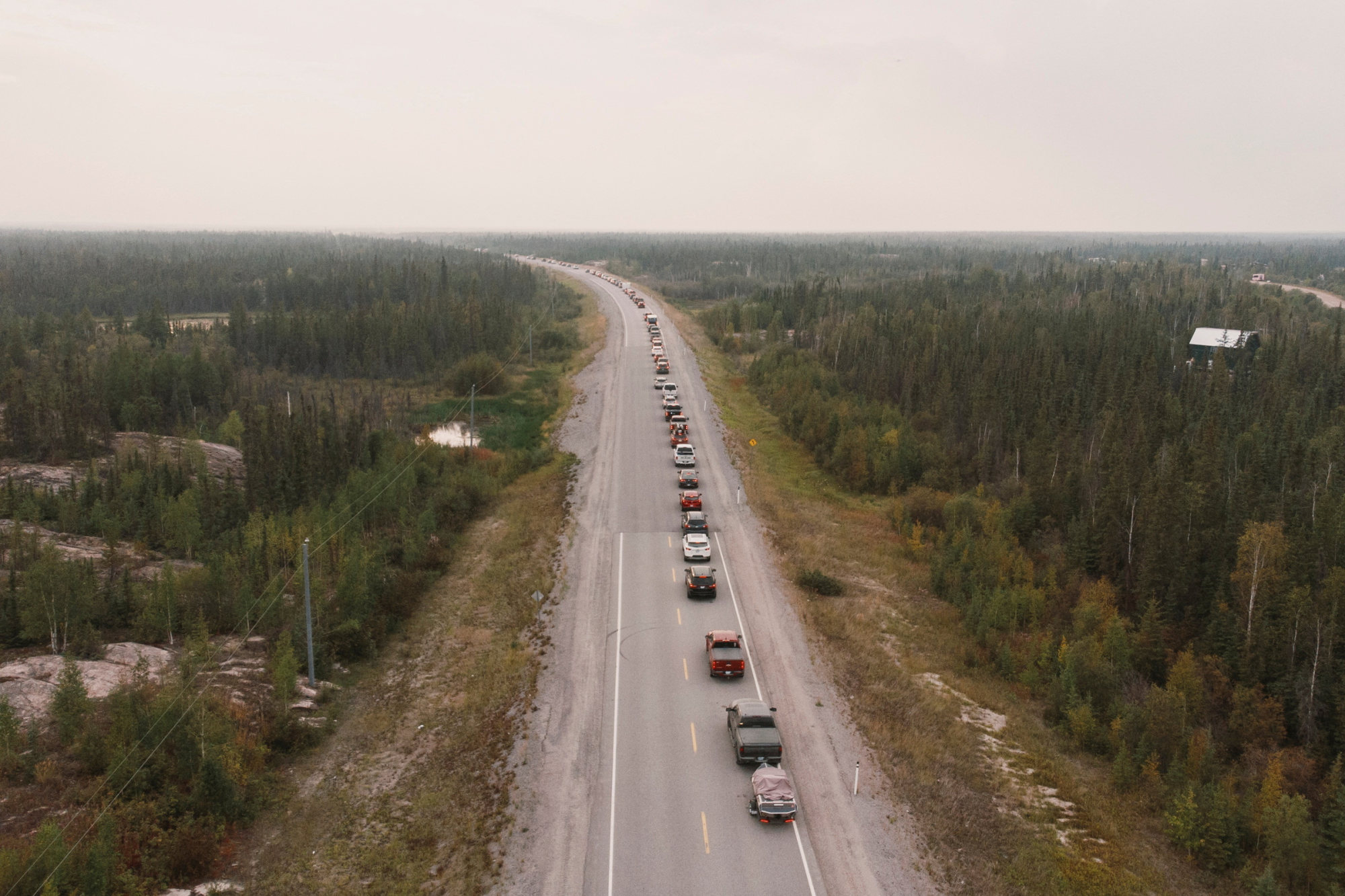 Yellowknife Evacuation Residents Flee Airlifts Begin As Wildfire Nears Capital Of Canadas 3877