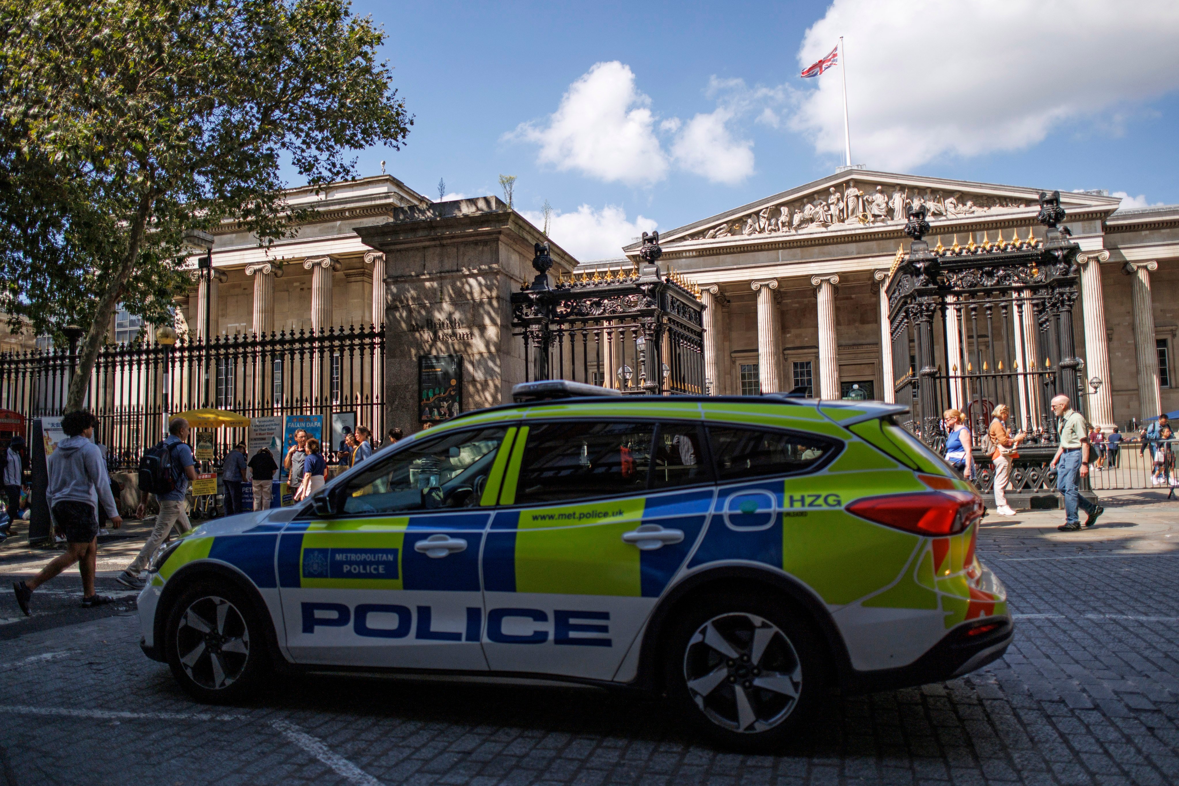 A police car patrols around the British Museum in London on August 17. Photo: EPA-EFE