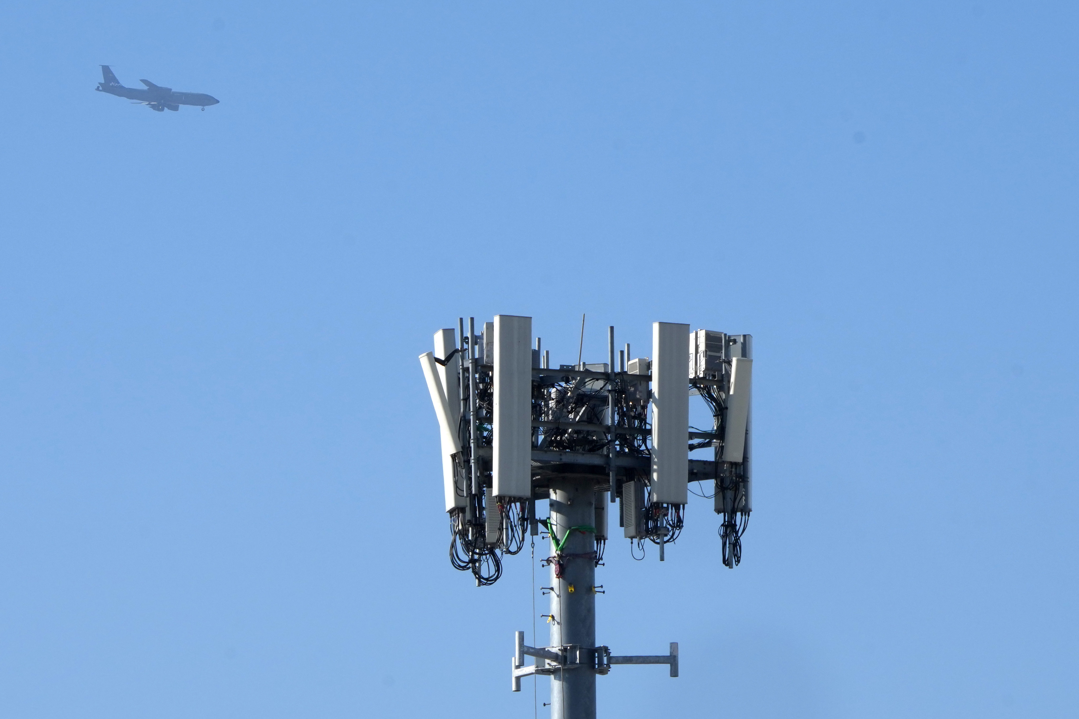 A 5G cell tower in the US state of Utah is seen in this file photo from January 11, 2022. Photo: Bloomberg