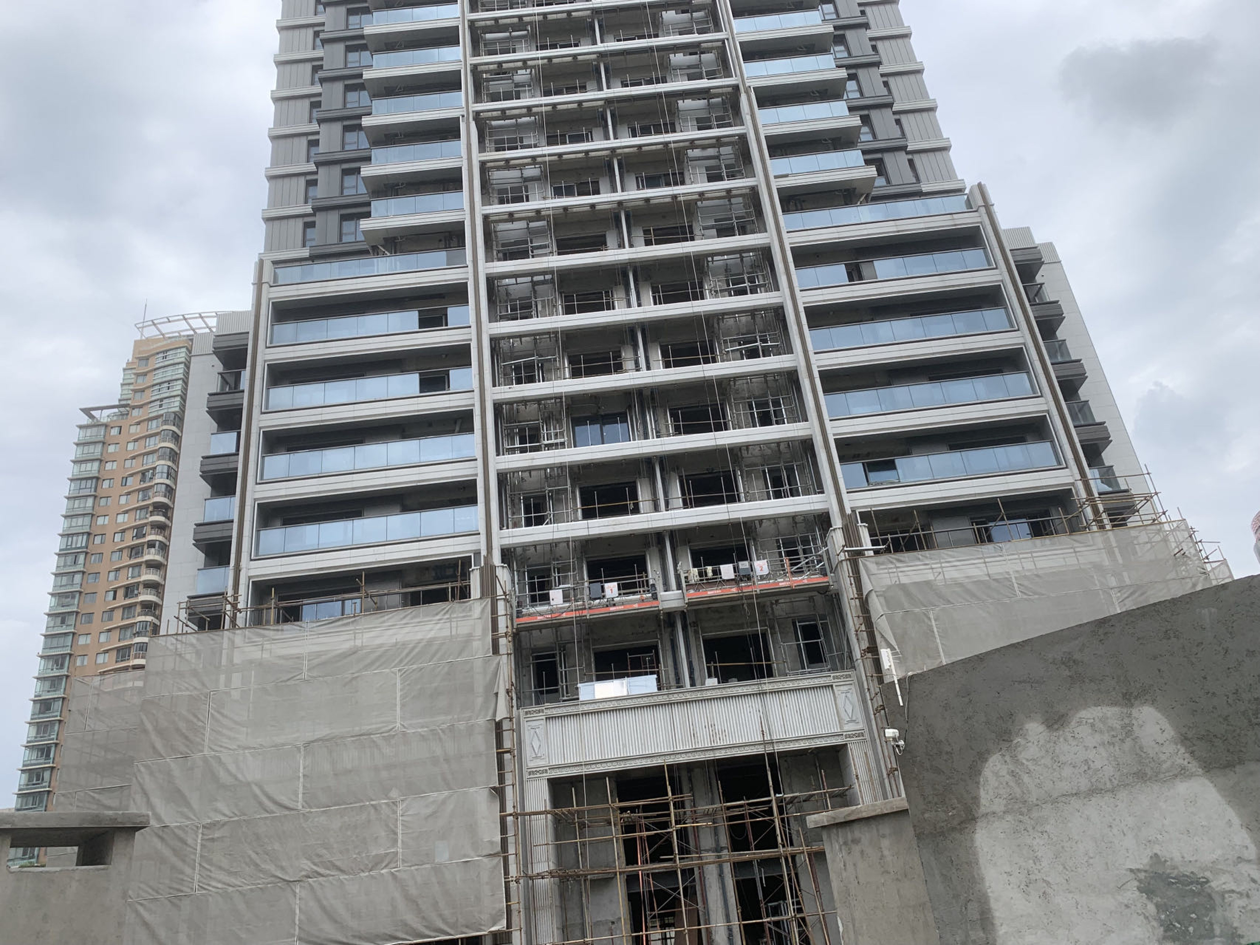 The unfinished The One-Rivera Shanghai residential project on Thursday. Photo: Daniel Ren