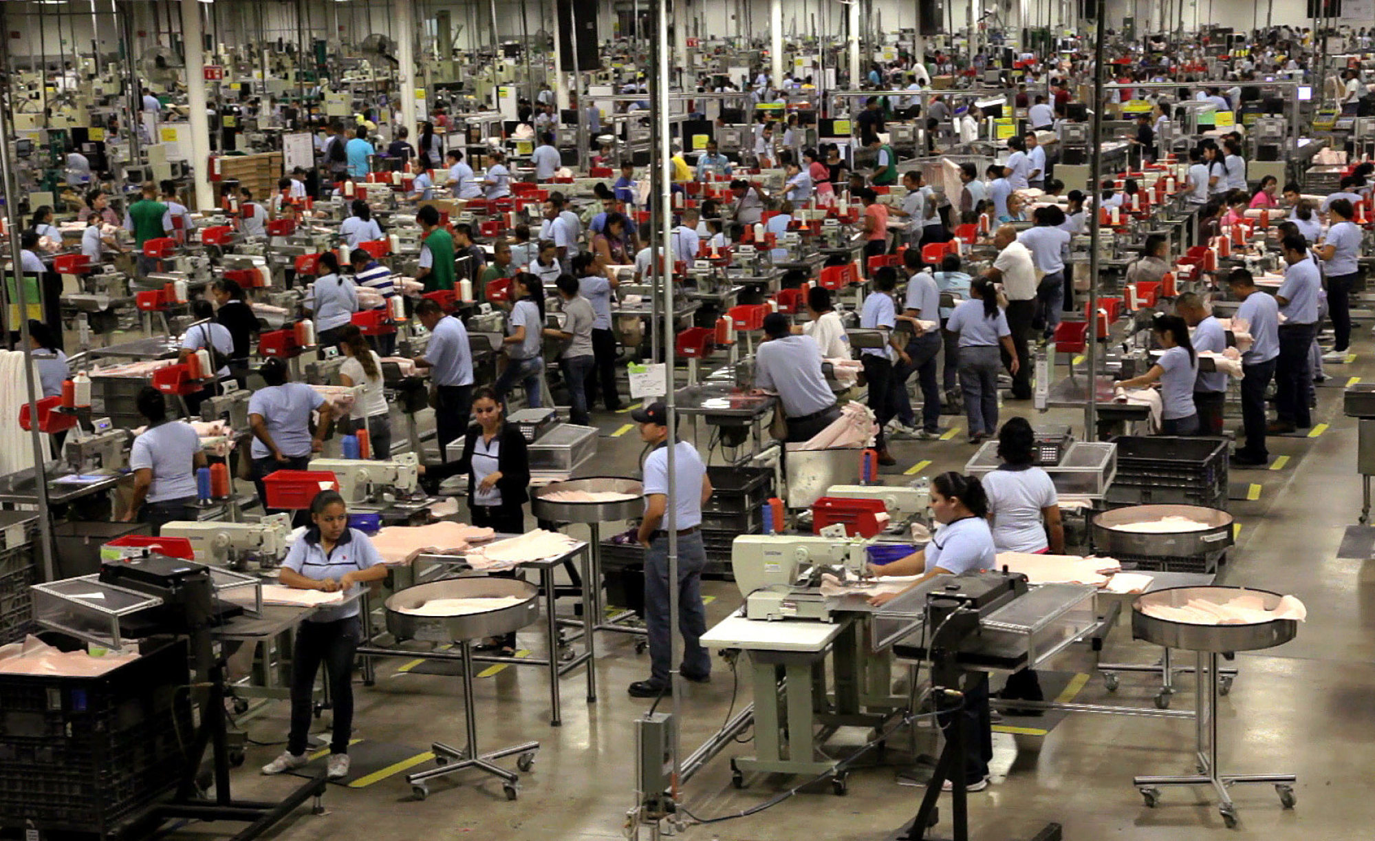 Какая промышленность развита в канаде. Легкая промышленность Мексики. Макиладорас в Мексике. Пищевая промышленность Мексики. Мексика текстильная промышленность.