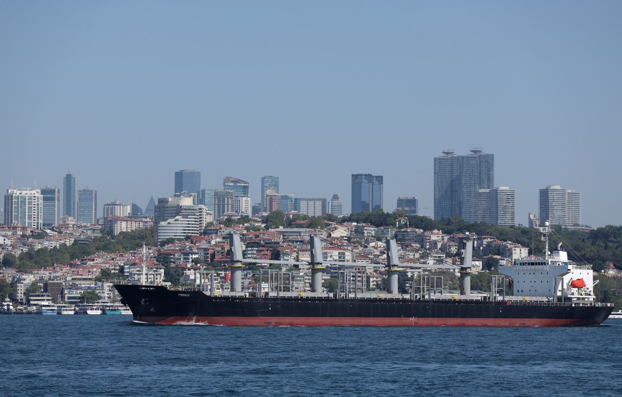 A cargo ship leaving Ukraine’s Odesa port amid the grain deal dispute with Russia. Photo: EPA-EFE