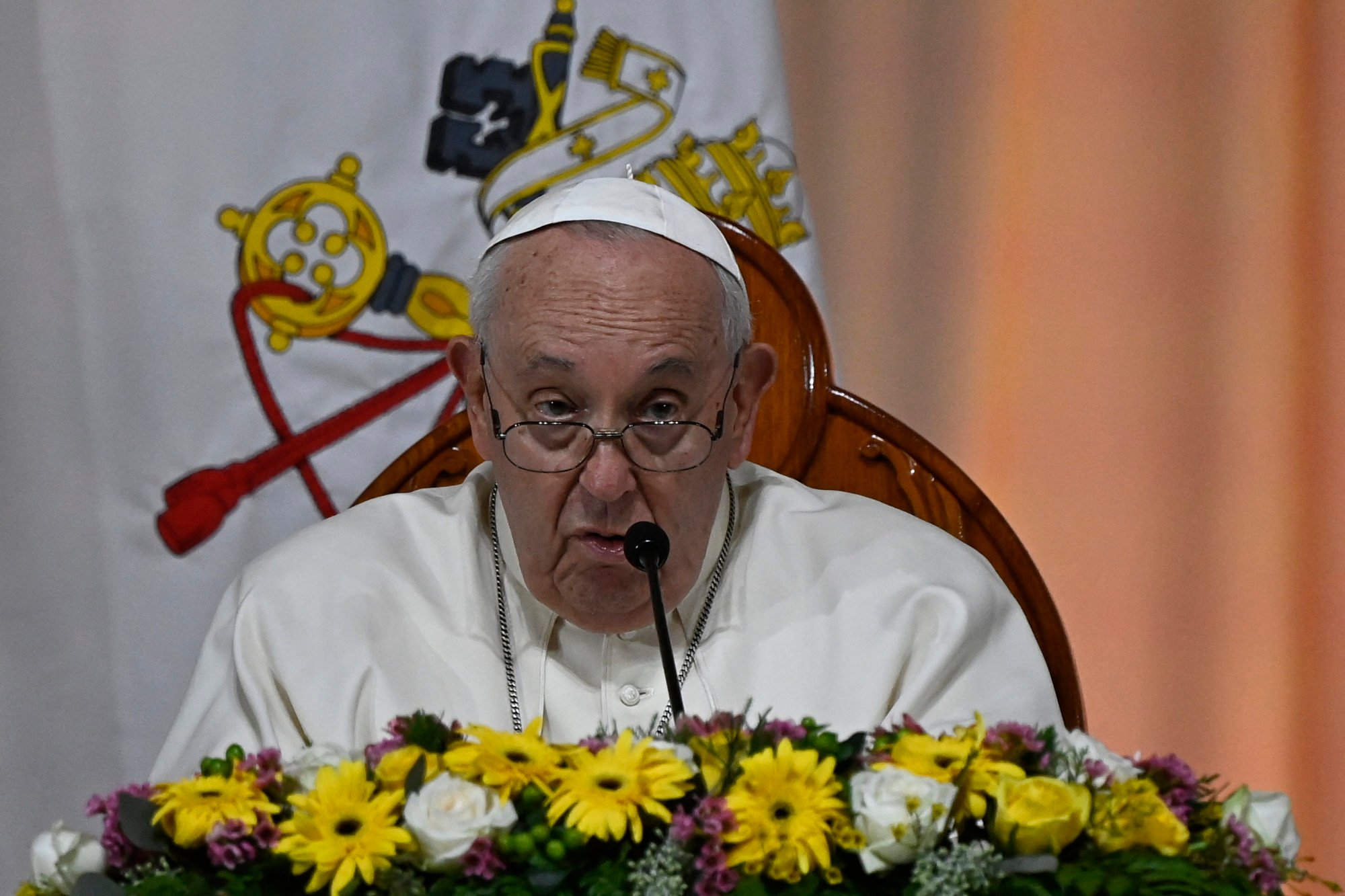 Pope Francis Praises Mongolia But Warns Of Corruption, Environmental ...