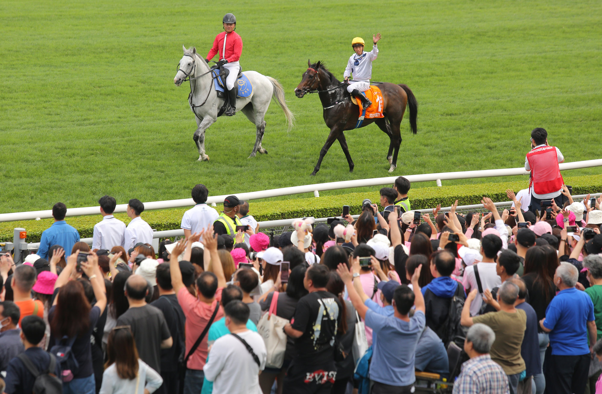 Vincent Ho acknowledges the crowd after Golden Sixty’s win in April’s Champions Mile. Photo: Kenneth Chan