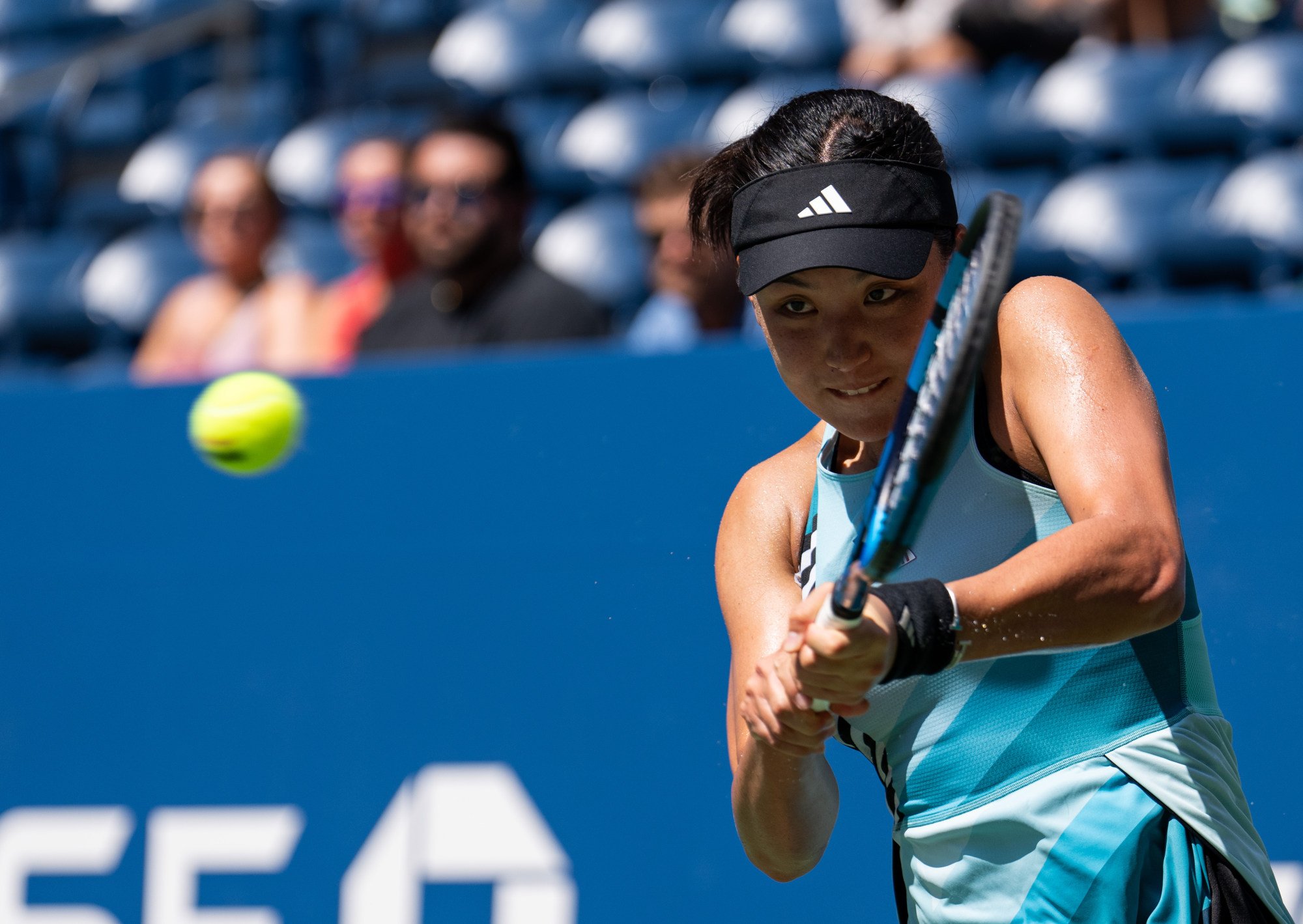 Wang Xinyu of China could not hold off Karolina Muchova of Czech Republic. Photo: Xinhua
