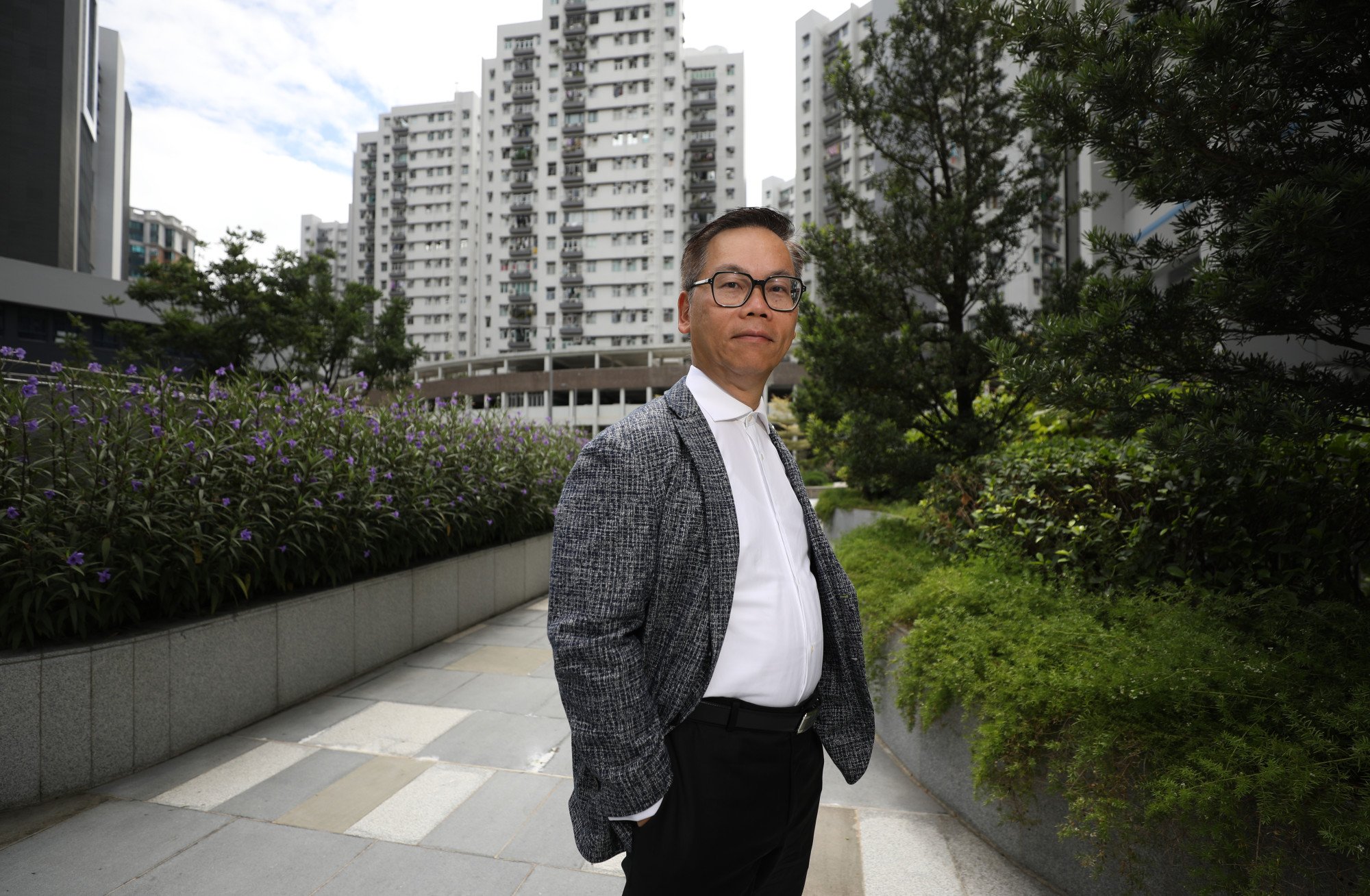 Aaron Bok, former president of the Hong Kong Institution of Engineers, says city’s buildings are generally built using durable materials, concrete and steel bars. Photo: Xiaomei Chen
