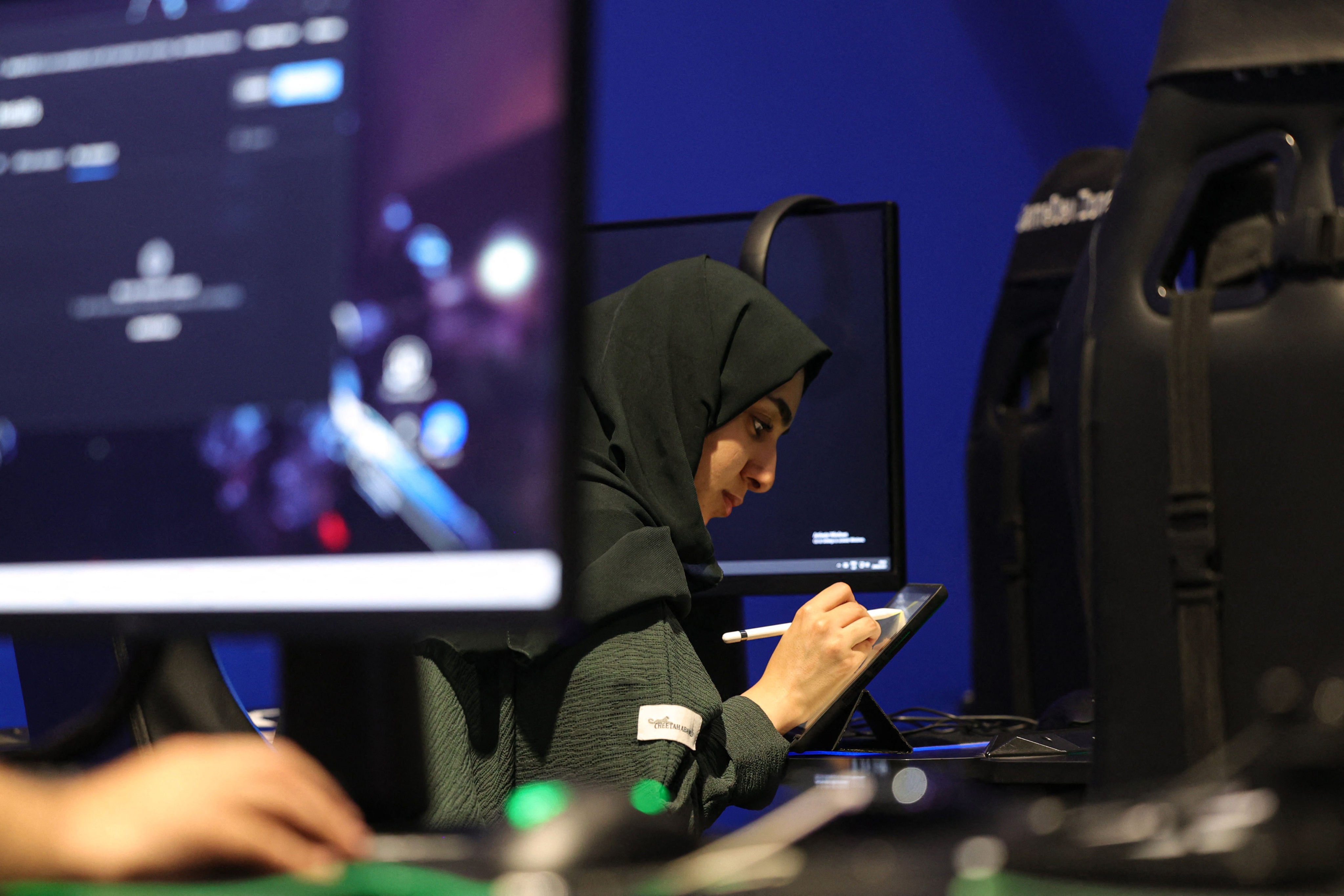 A Saudi woman attends a training course at the Saudi Esport Academy in Riyadh, Saudi Arabia. Photo: AFP