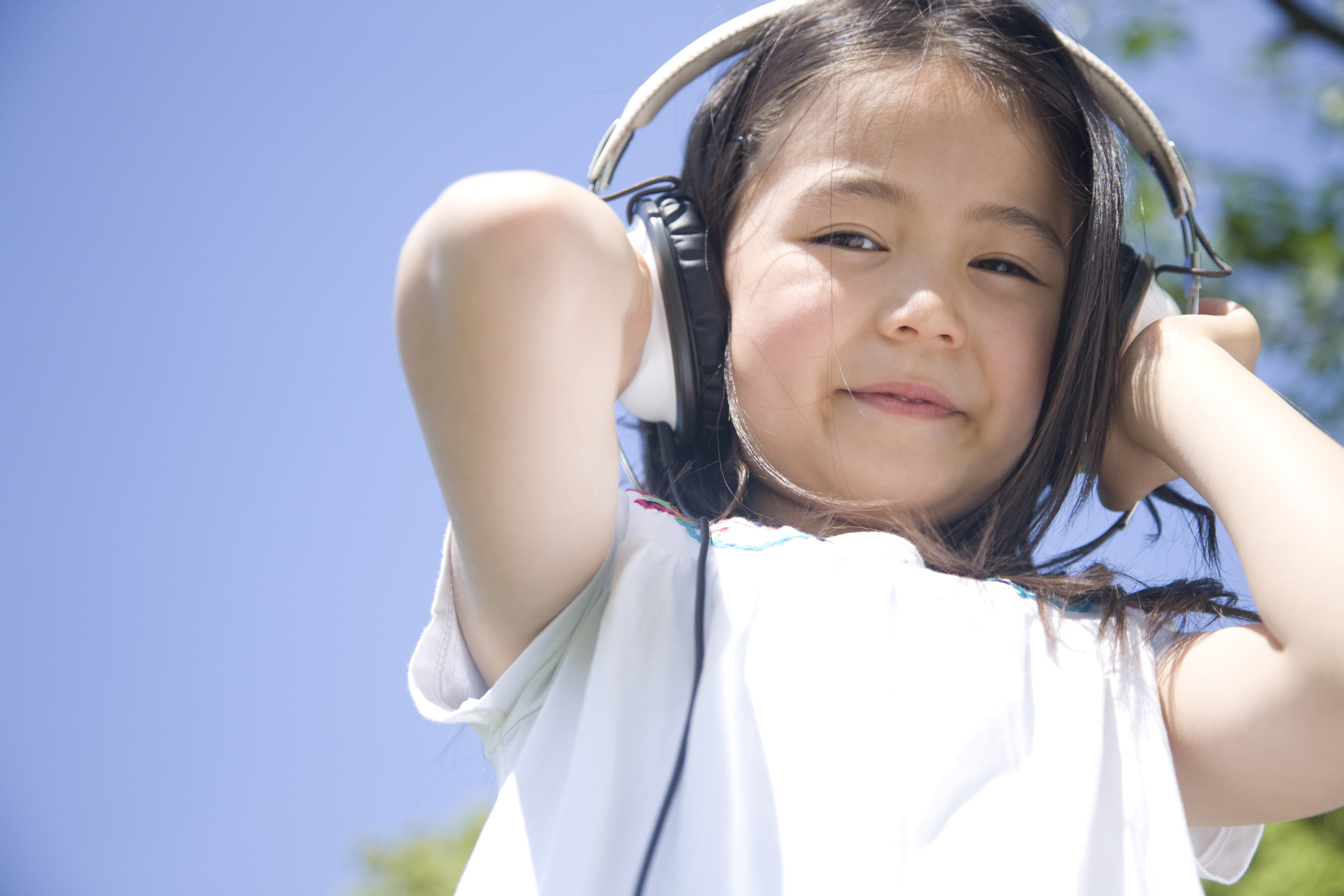 Listening to music not only makes us feel happy, it can do other cool things too! Photo: Shutterstock 