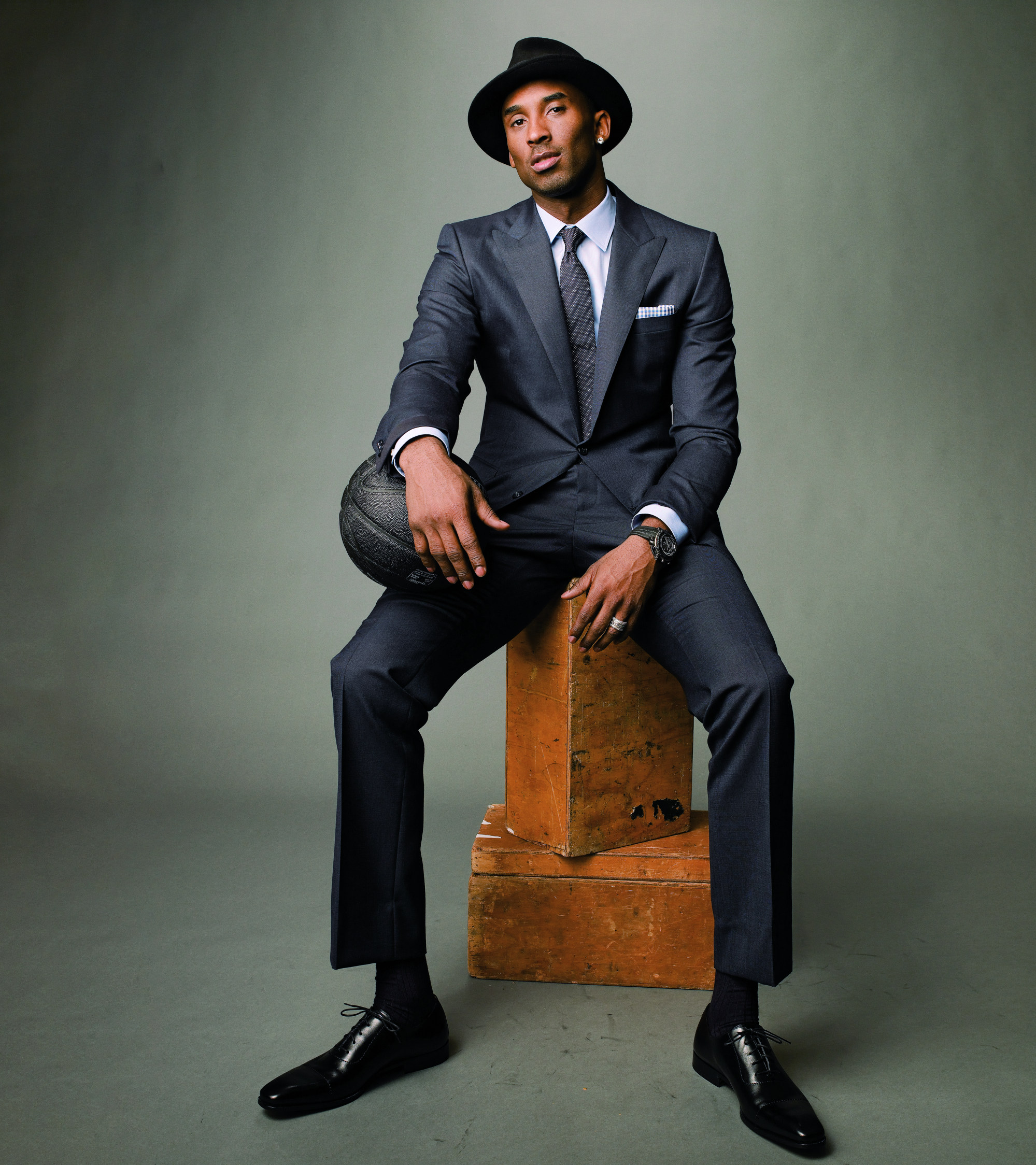 Kobe Bryant GQ Magazine March 2010 Magazine - NBA Los Angeles CA Lakers  Fashion
