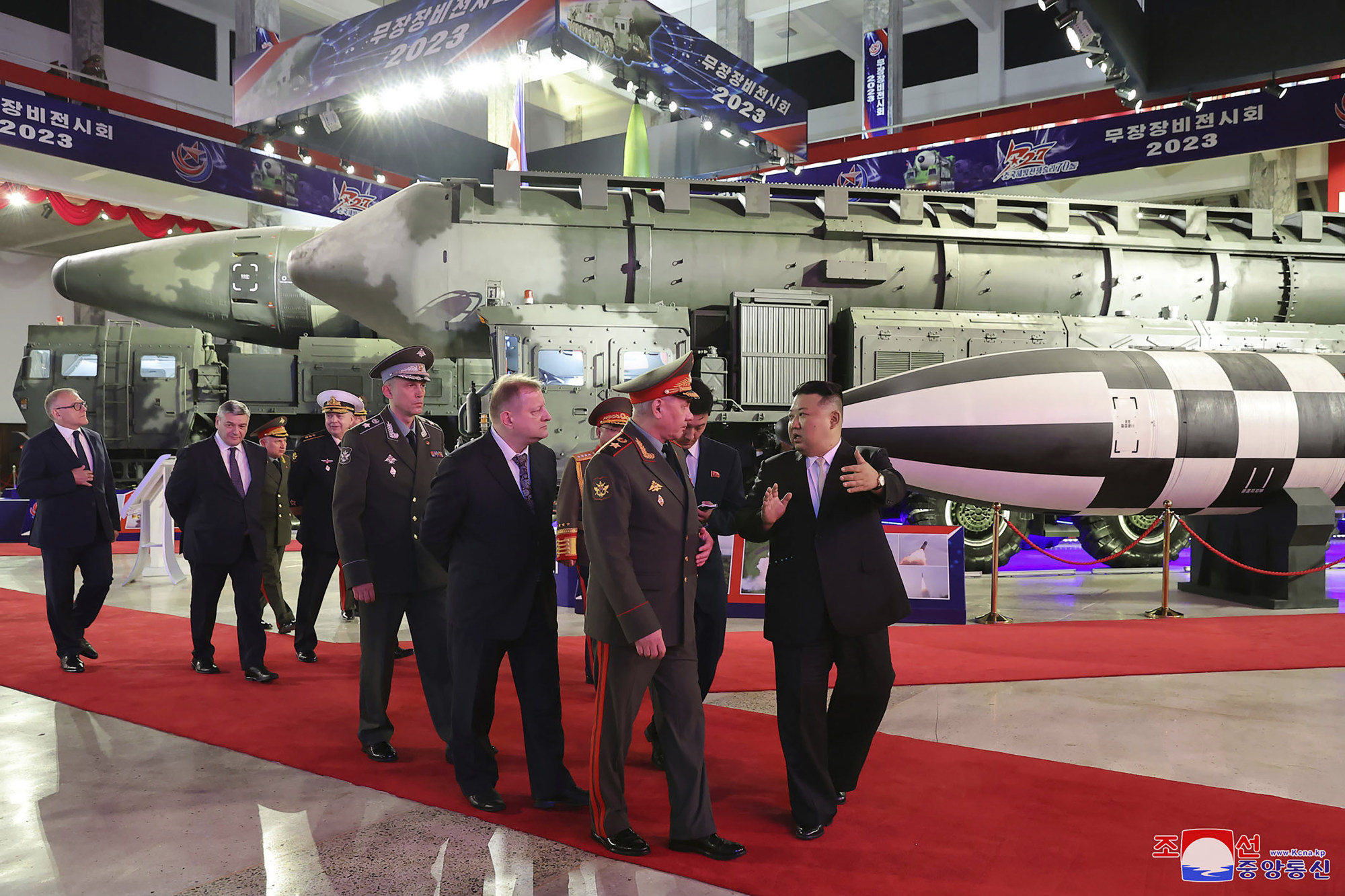 North Korean leader Kim Jong-un and a Russian delegation led by Defence Minister Sergei Shoigu visit an arms exhibition in Pyongyang in July. Photo: Korean Central News Agency via AP
