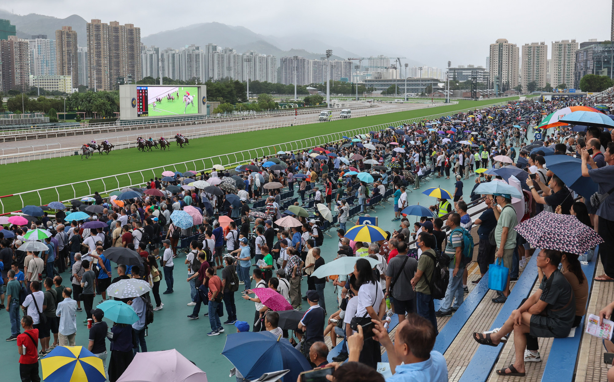 Spectators watch the action on the first day of the new racing season at Sha Tin. Photo: Edmond So