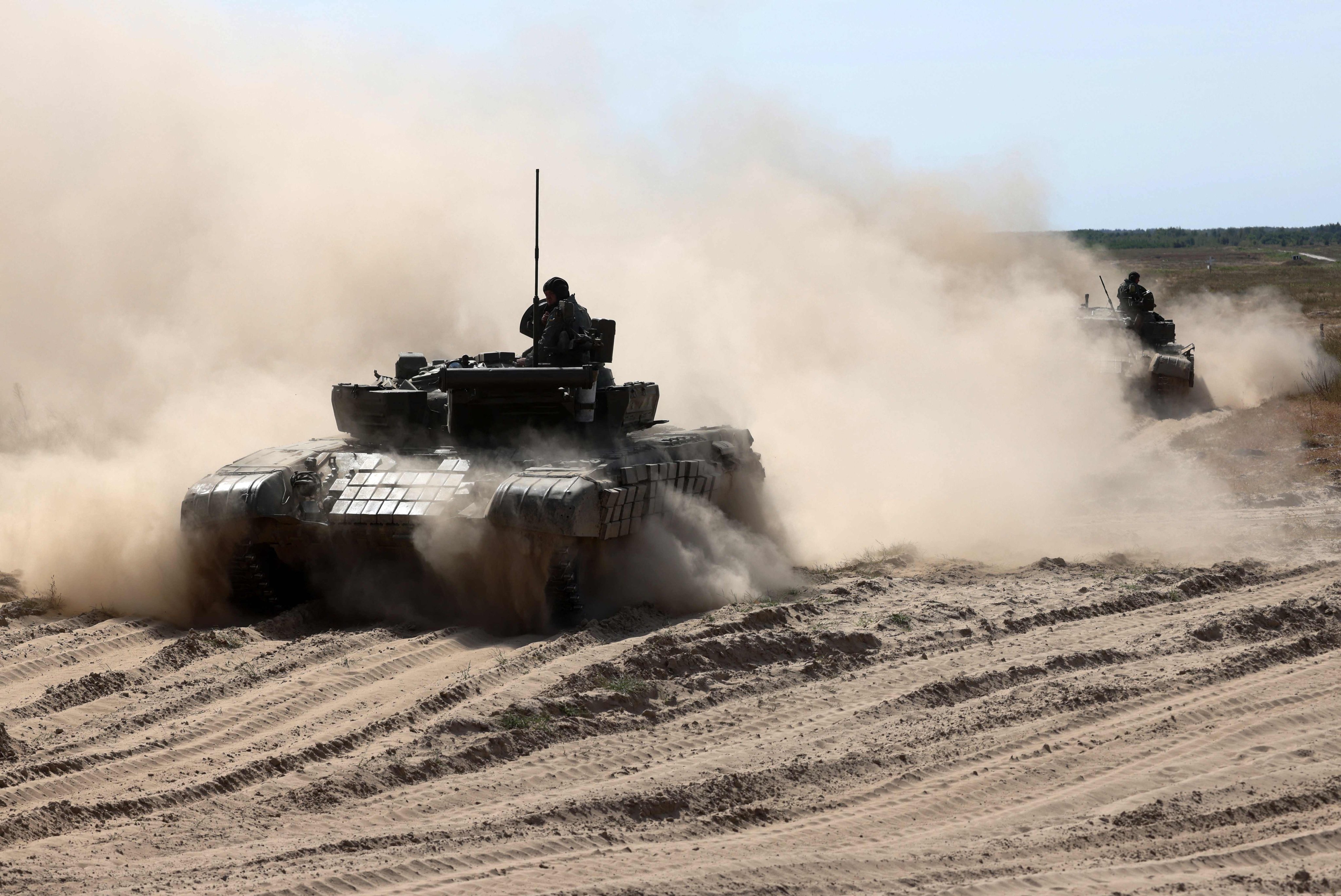 Ukrainian tanks take part in a training exercise in the Chernigiv region on September 8, 2023. Photo: AFP