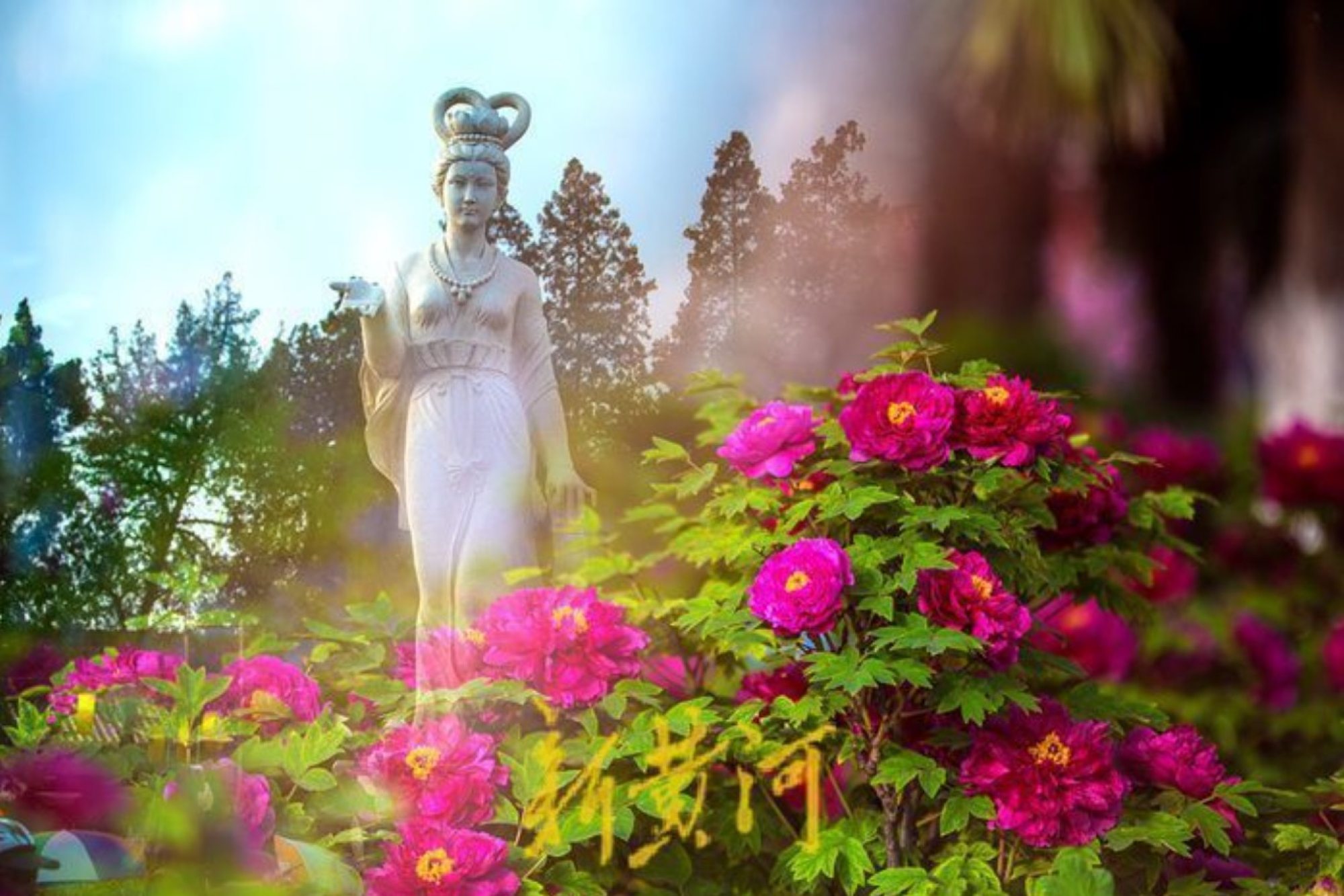 A Peony Fairy statue in Luoyang, which the Nansong statue is supposed to resemble. Photo: Wangcheng Park