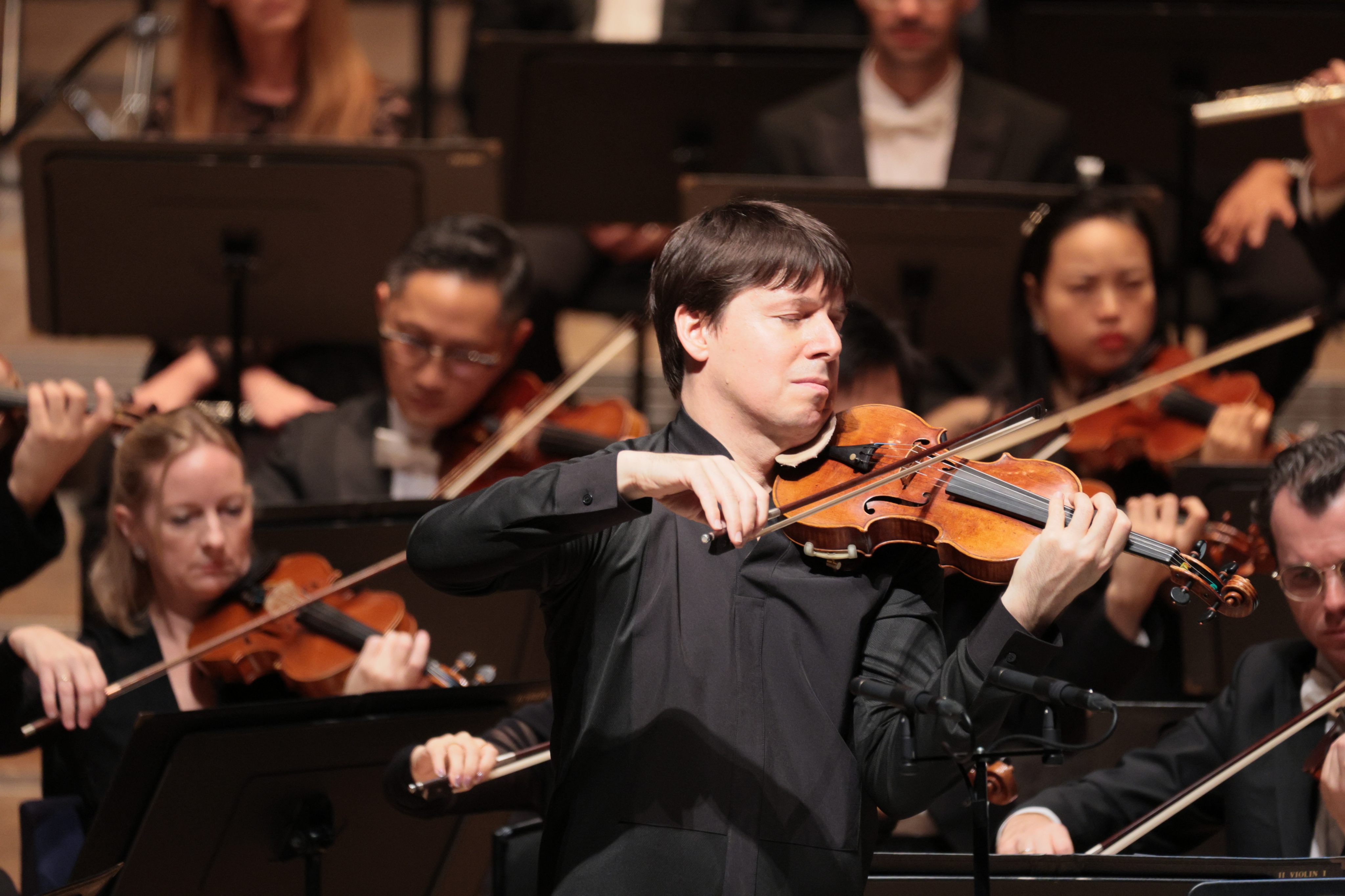 American violinist Joshua Bell performs “The Elements” during the season-opening concert of the Hong Kong Philharmonic Orchestra on September 9, 2023. Photo: Keith Hiro/HK Phil
