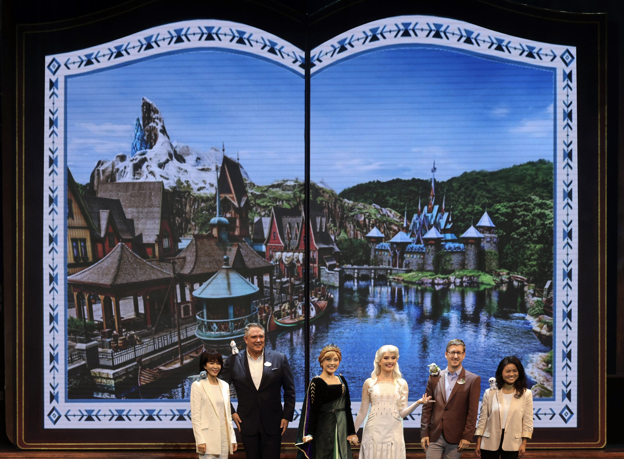 Hong Kong Disneyland hopes to melt hearts with worldfirst Frozen