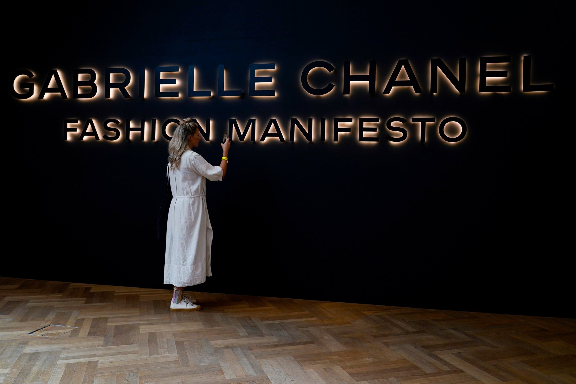 Coco' Chanel's influential fashion on show at London exhibit