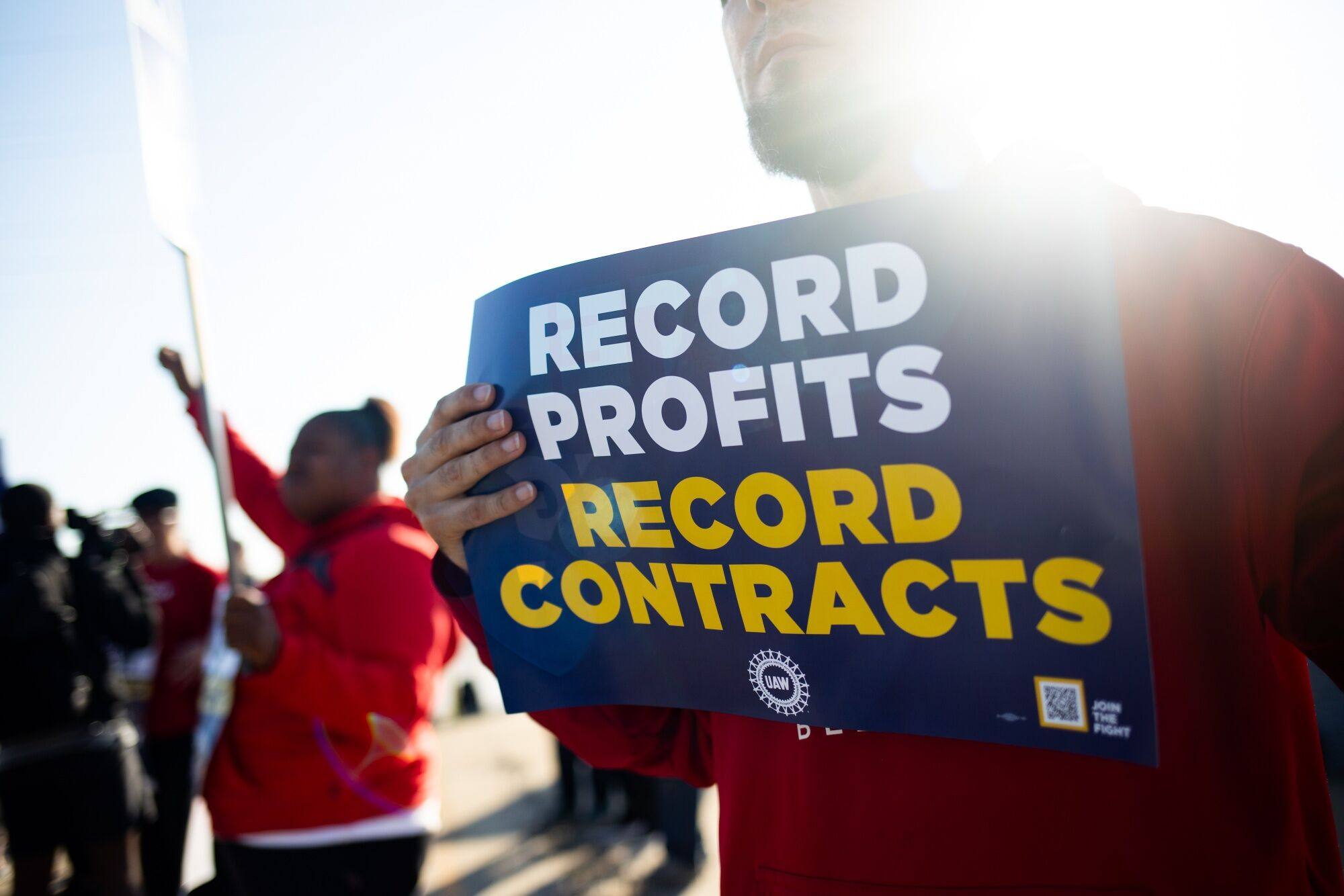 United Auto Workers’s members on a picket line outside Ford Motor’s Michigan Assembly plant. Photo: Bloomberg