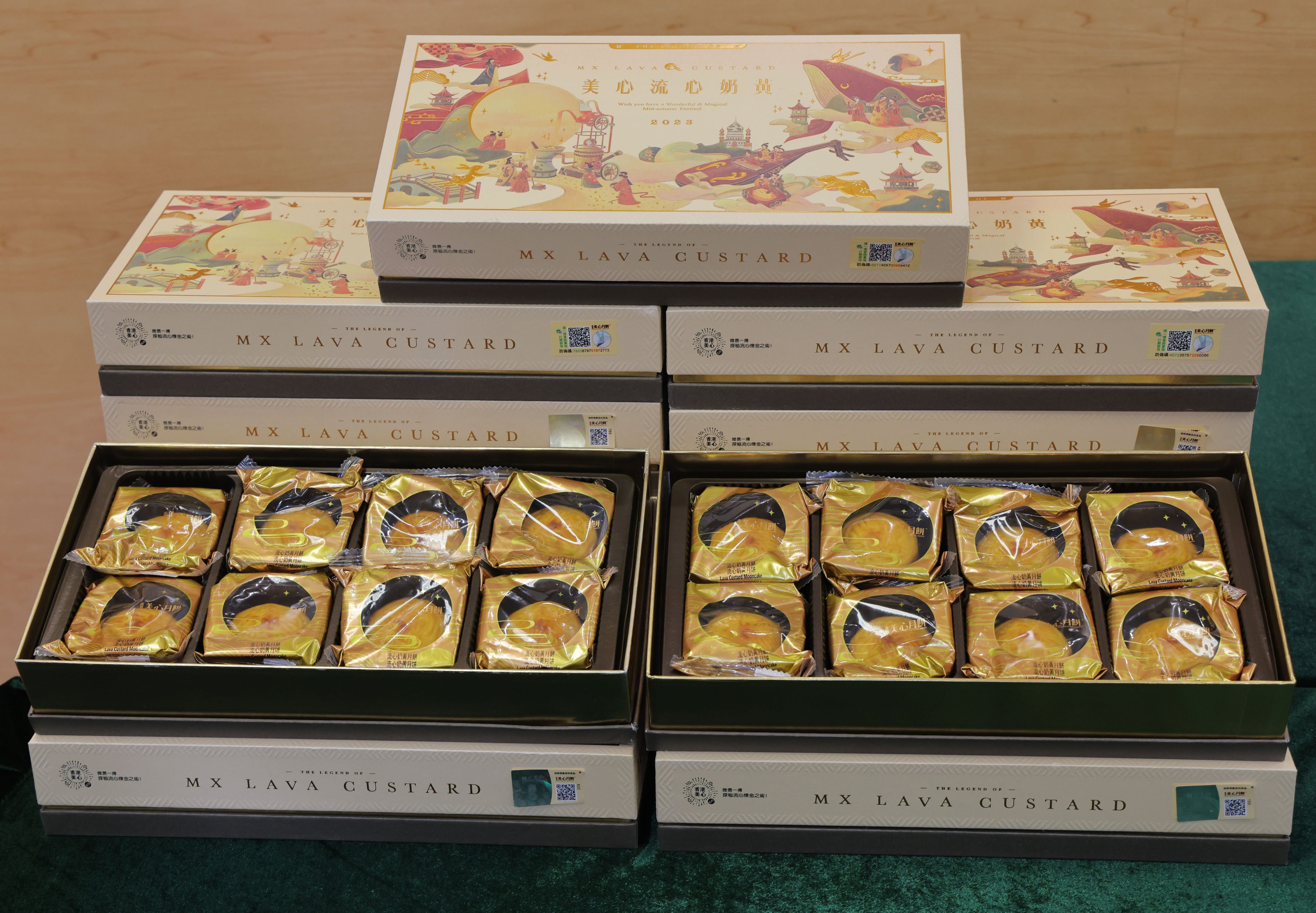 Customs has seized 49 boxes of counterfeit mooncakes bearing forged trademarks from the five-star Peninsula hotel group and catering company Maxim’s. Photo: Jelly Tse