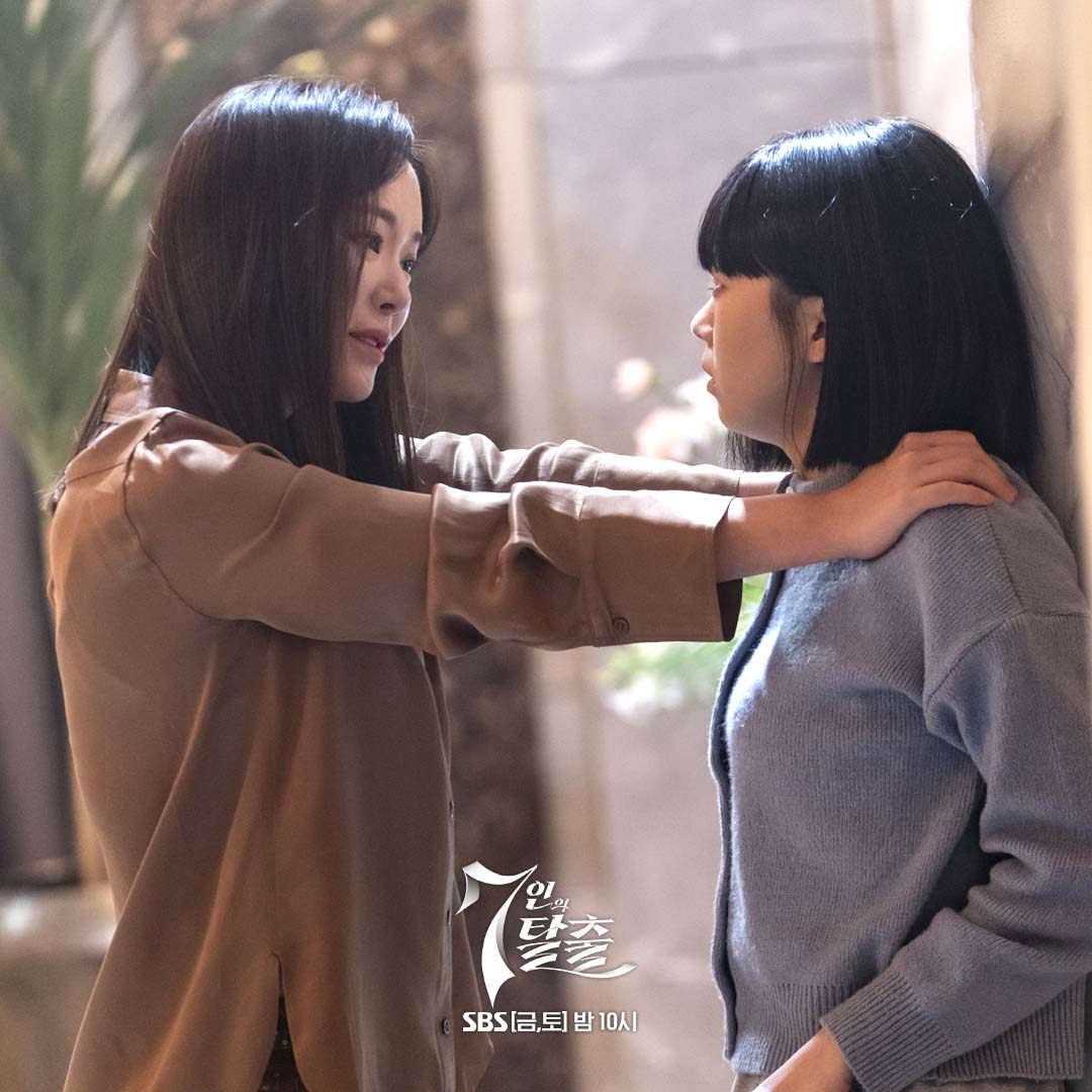 Hwang Jung-eum (left) and Jung Lael as drama production company CEO Geum La-hui and her high-schooler daughter Bang Da-mi in a still from “The Escape of the Seven”, a gleefully over-the-top Korean high-society melodrama.