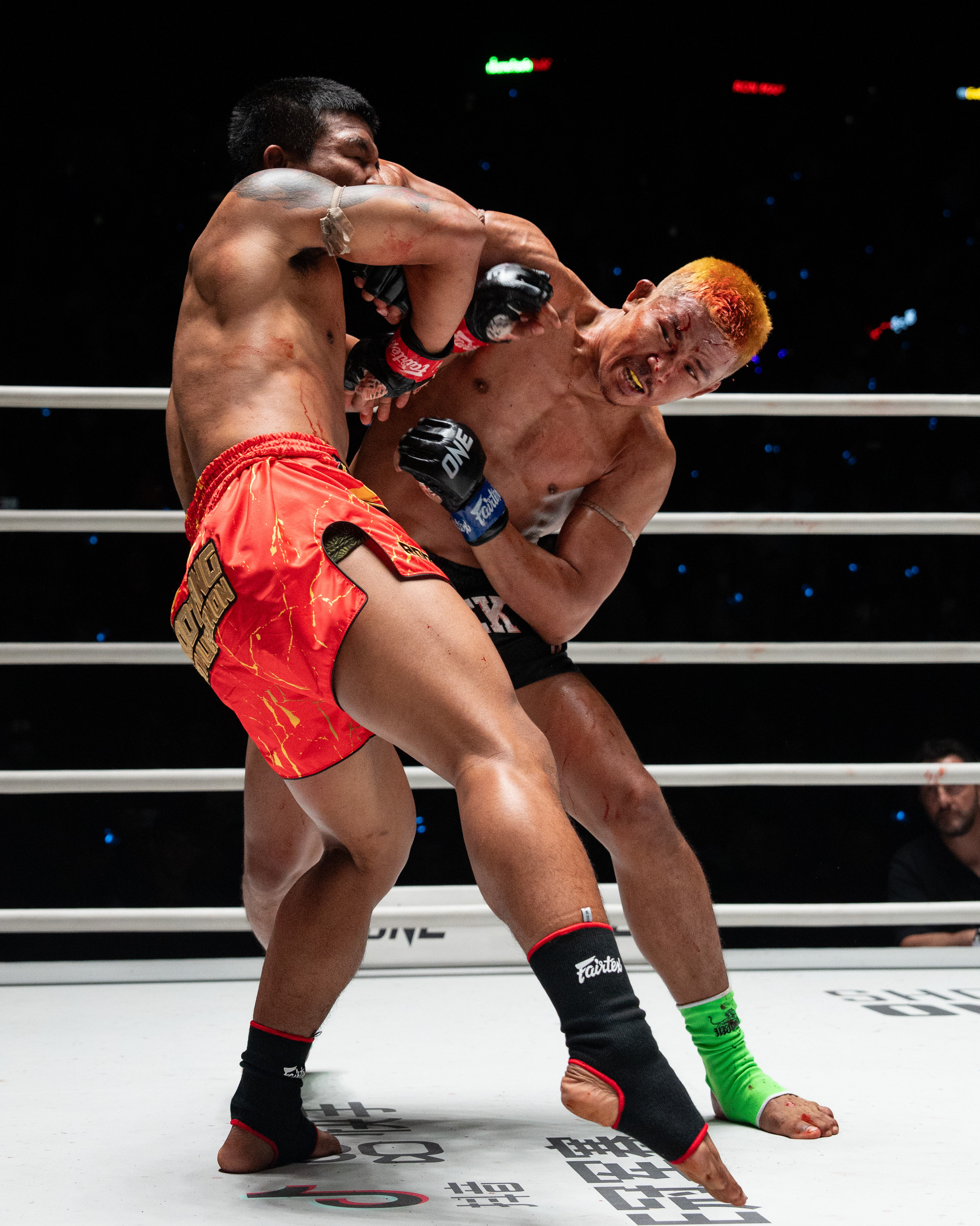 Superlek tangles with Rodtang at ONE Friday Fights 34. Photo: David Picton
