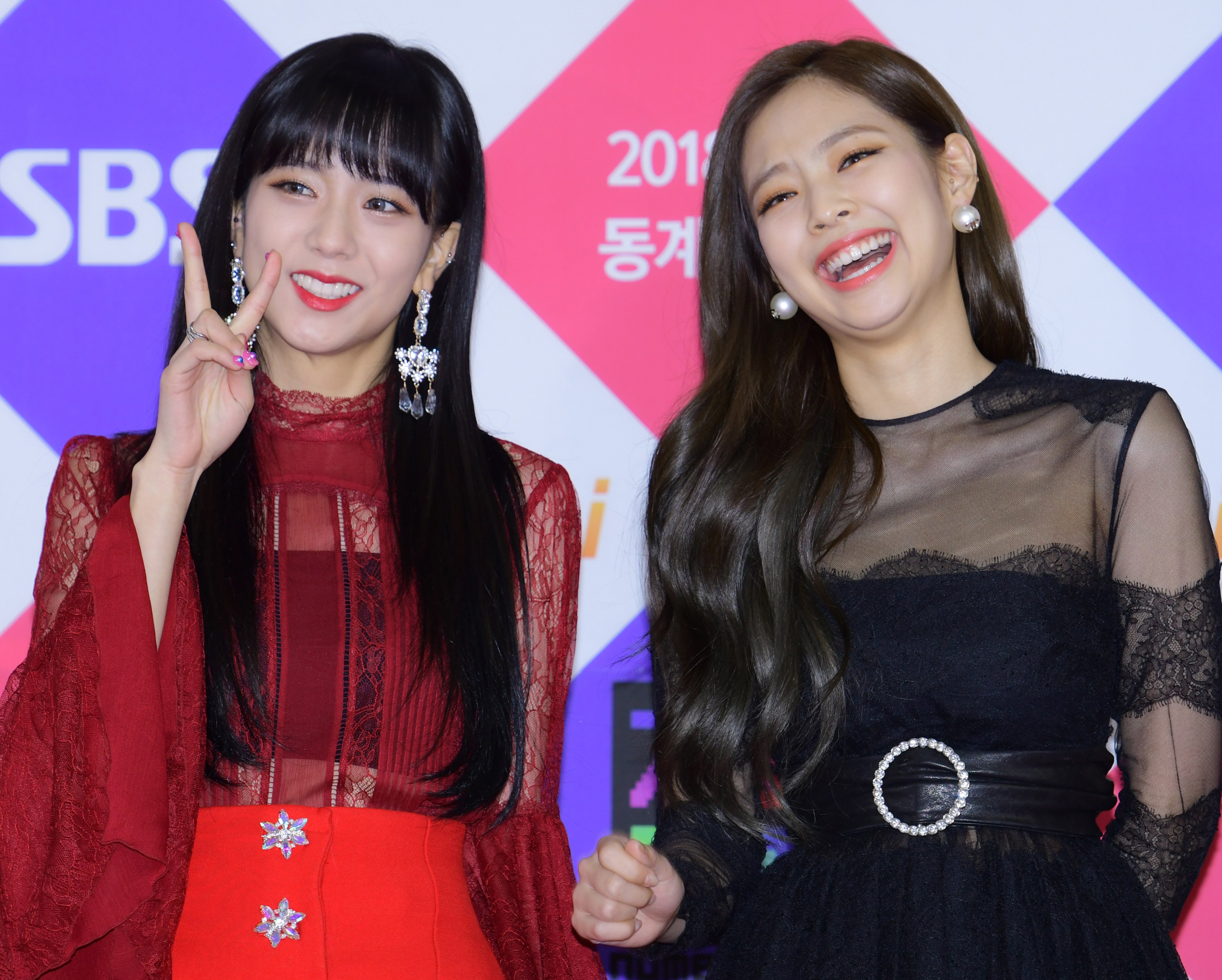 Jisoo and Jennie of Blackpink. Photo: Getty Images