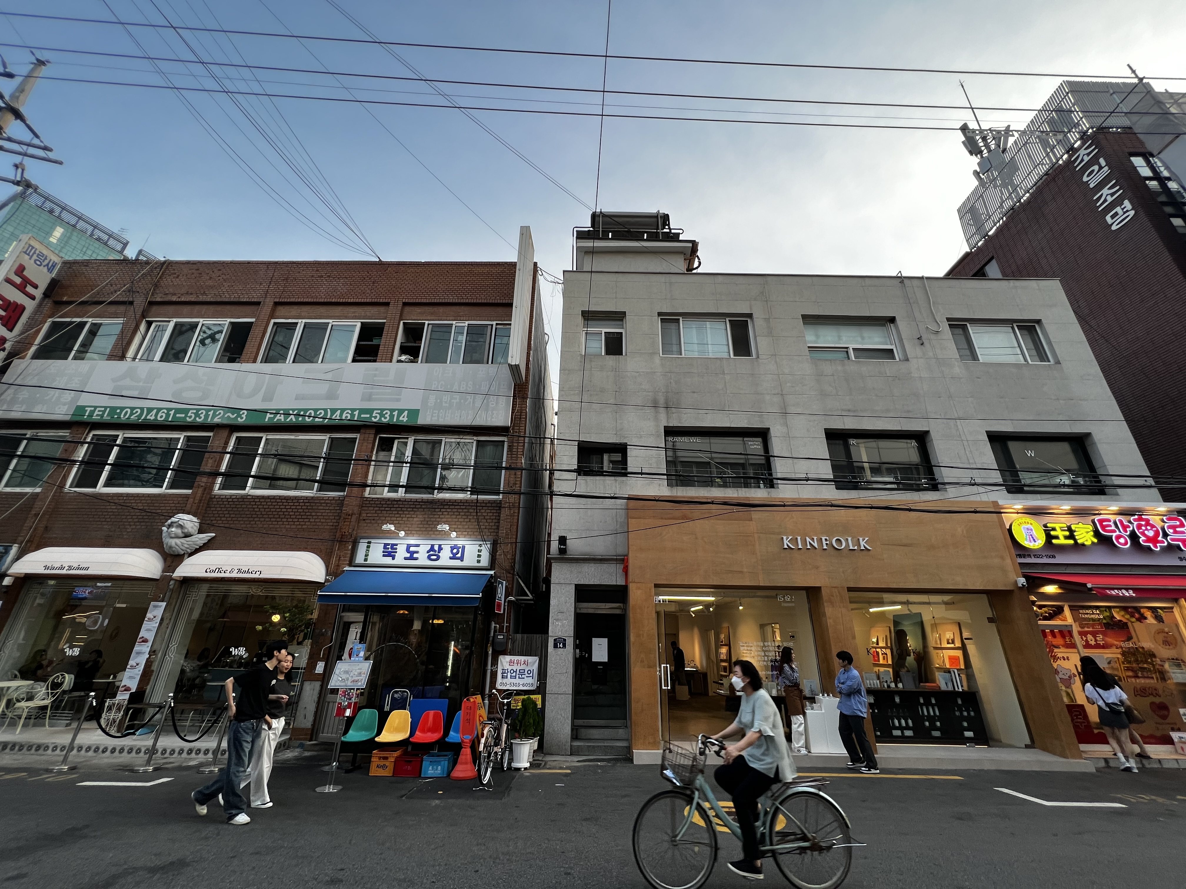 When Kinfolk opened a pop-up store in Seongsu-dong, Seoul, from which to sell its delicate cosmetics, it was flanked by older businesses traditional to the area. Photo: Erika Na