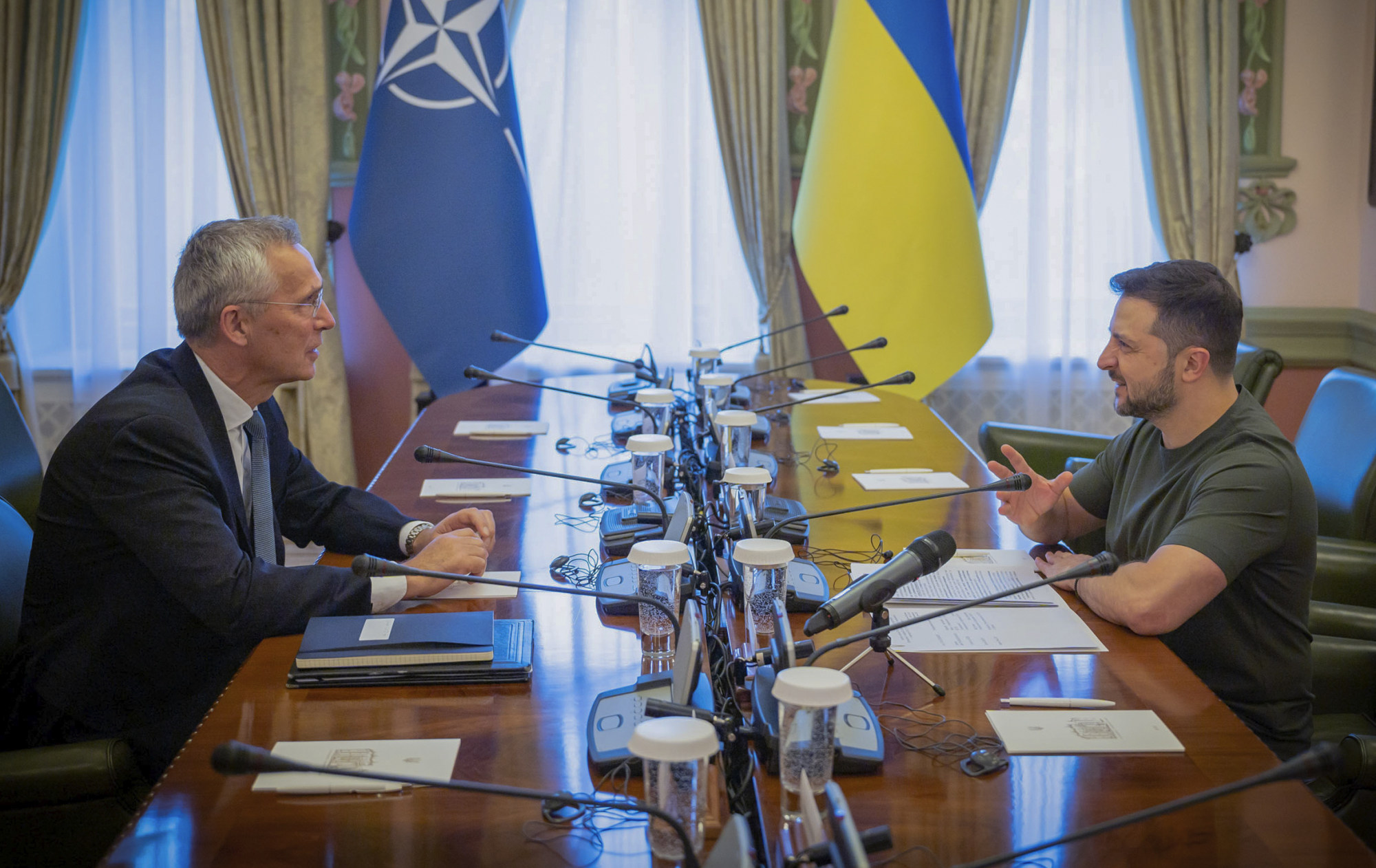 Ukraine War Zelensky Meets Natos Stoltenberg To Discuss Military