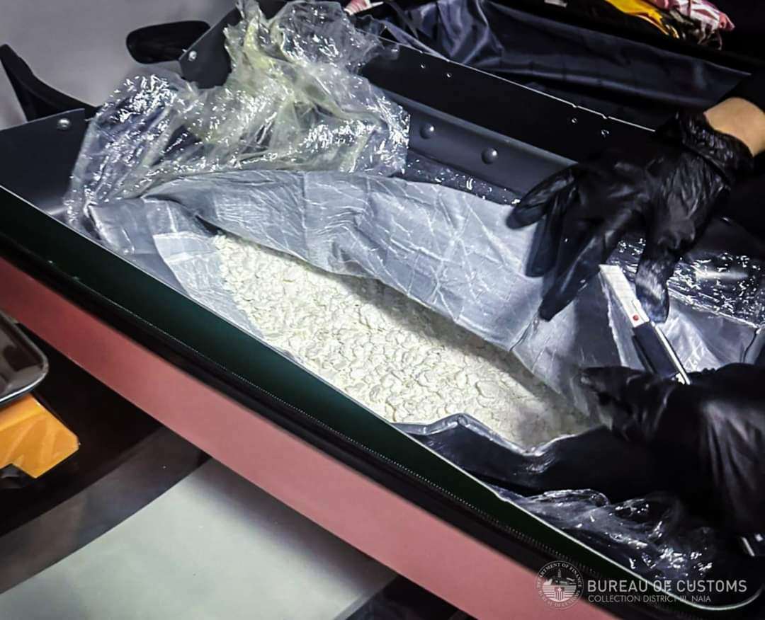 The cocaine was found inside hundreds of pellets within the luggage carried by the two women. Photo: X/bocnaiaoss