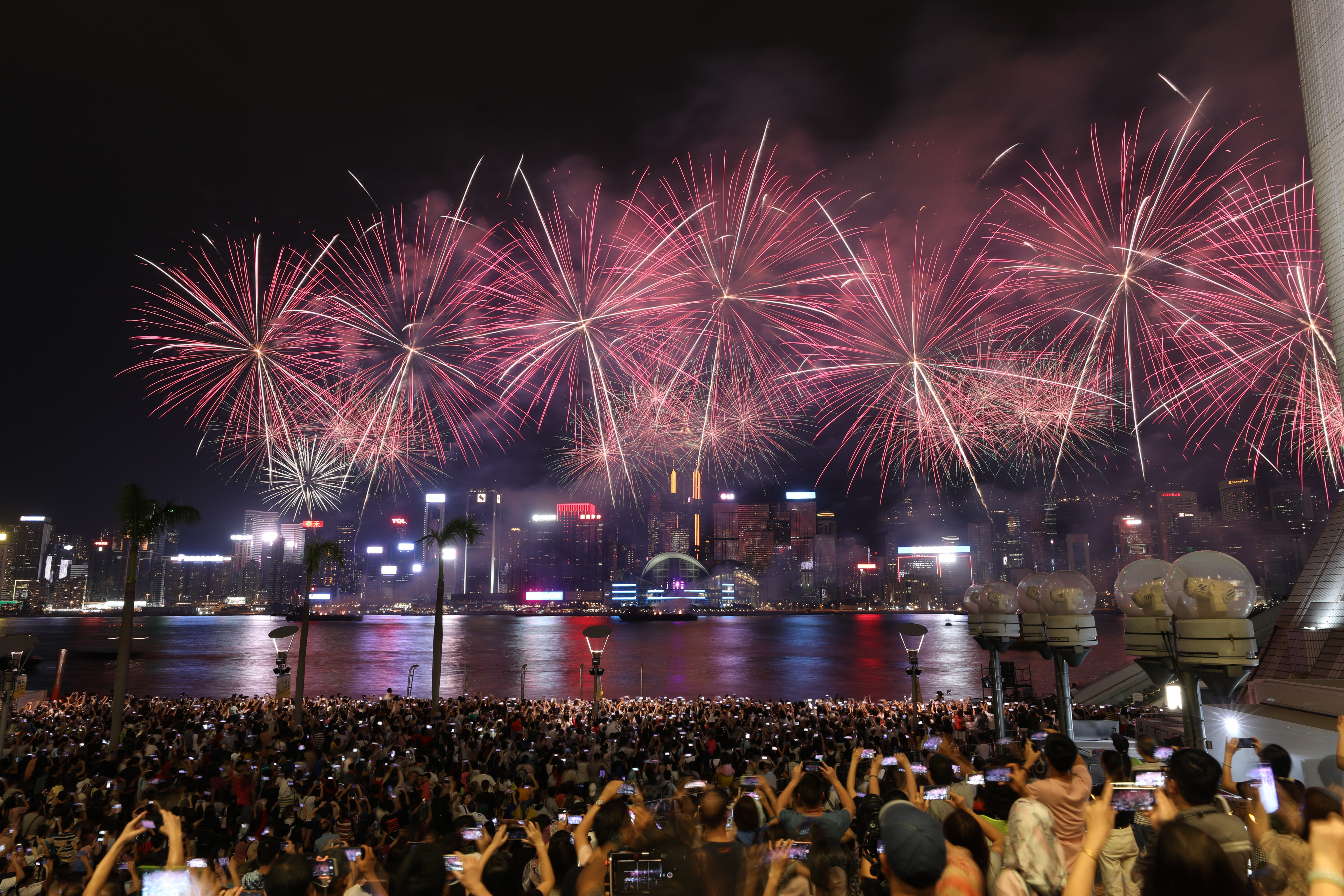 Hong Kong will celebrate the Mid-Autumn and National Day in grand style for the first time since the pandemic. Photo: Dickson Lee