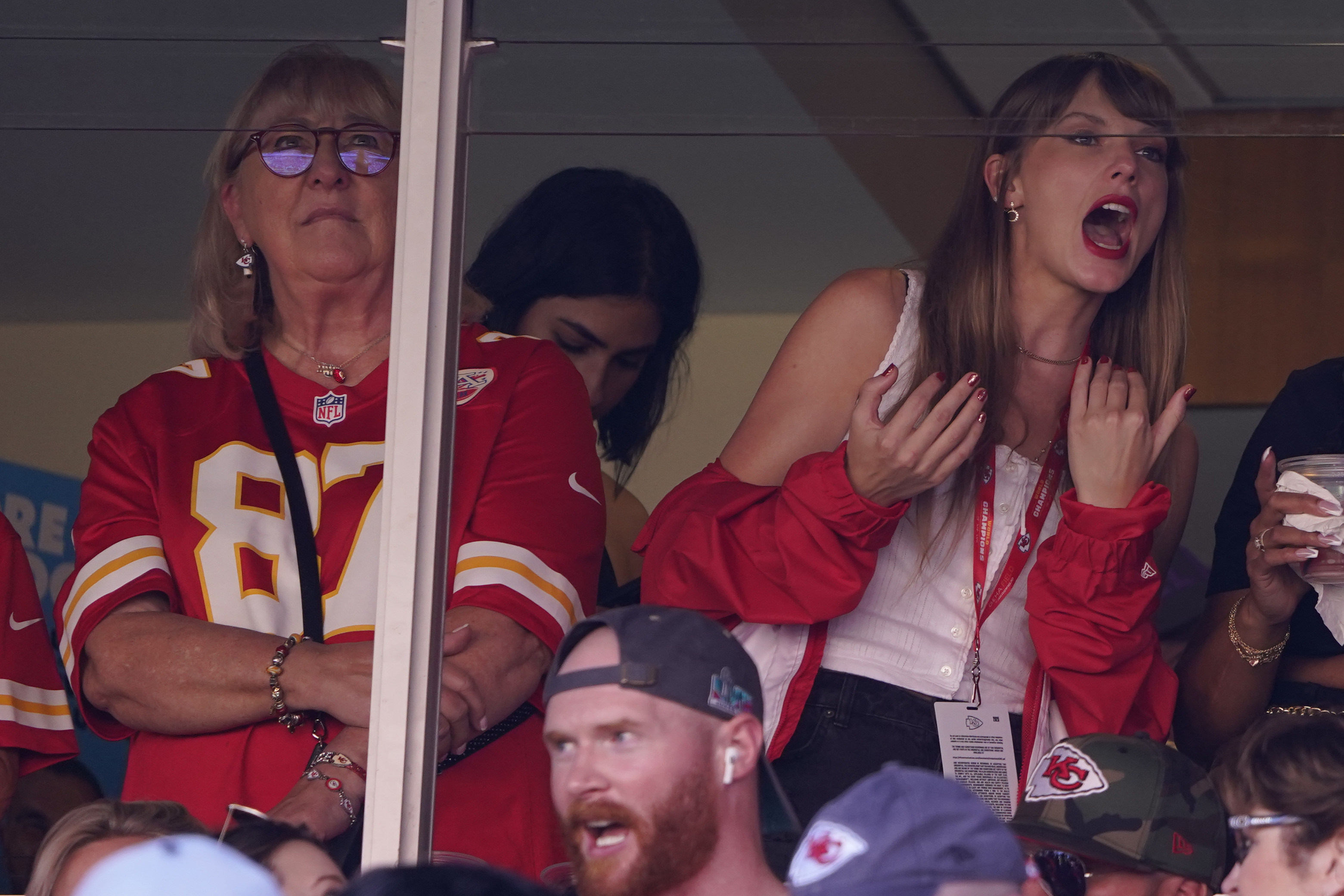 Travis Kelce’s mother (left) and Taylor Swift watch the first half of a game between the Chicago Bears and the Kansas City Chiefs in Kansas City, Missouri, on September 24. Photo: AP