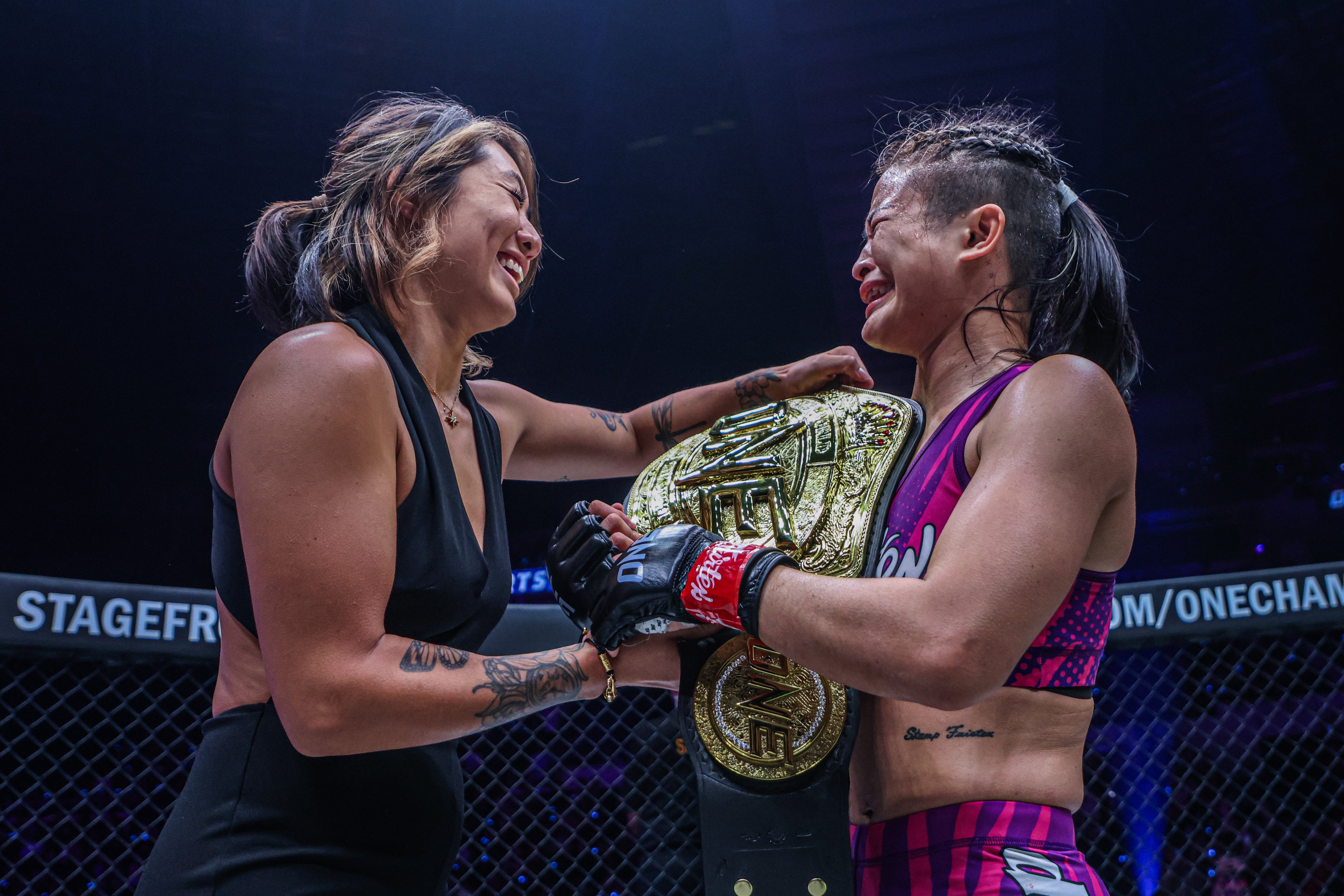 Angela Lee hands Stamp Fairtex the atomweight title at ONE Fight Night 14. Photos” ONE Championship